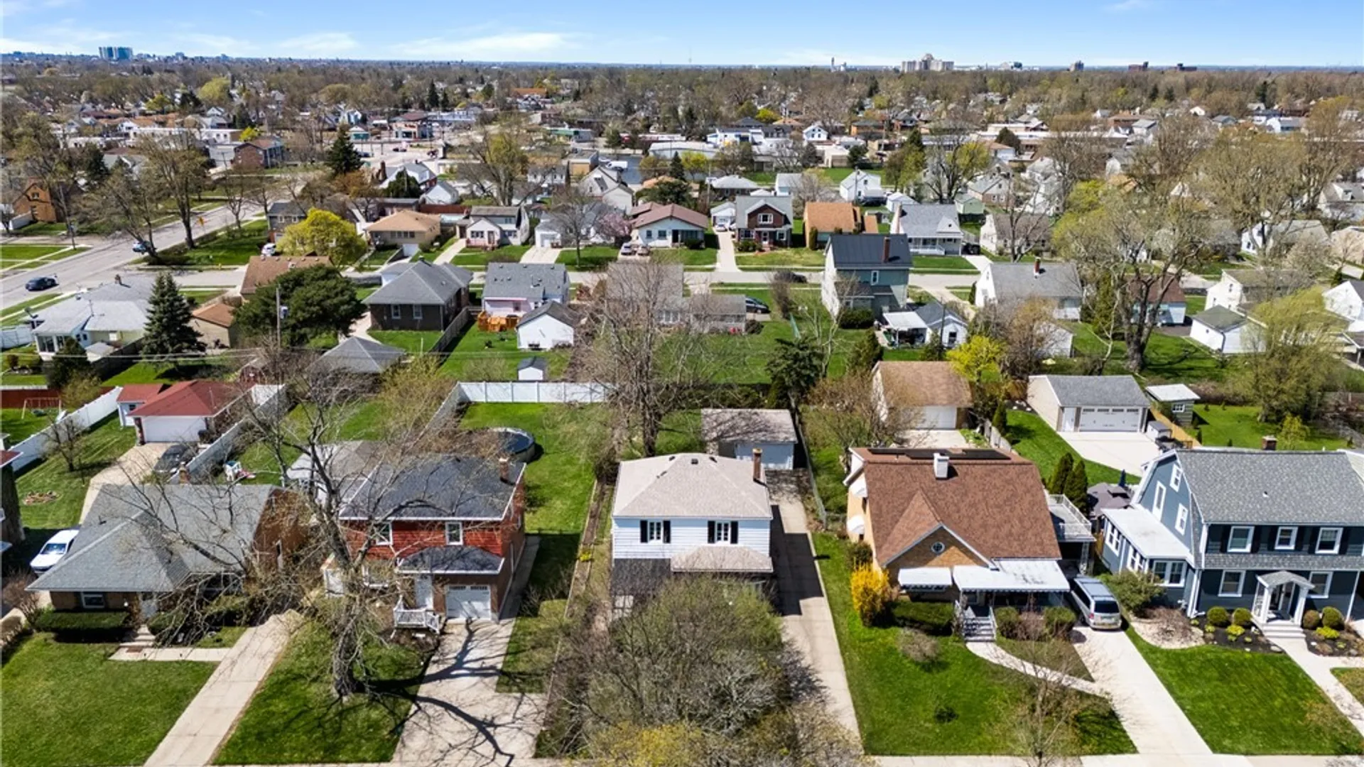 Property at 601 Roycroft Boulevard, Cheektowaga, NY 14225 44