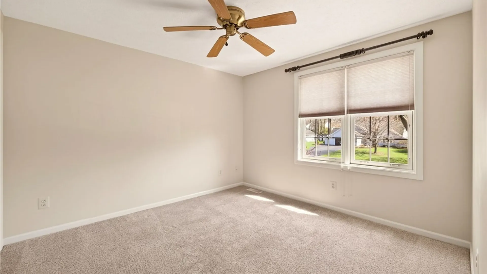 Property at 480 Spring Meadow Lane, Webster, NY 14580 30