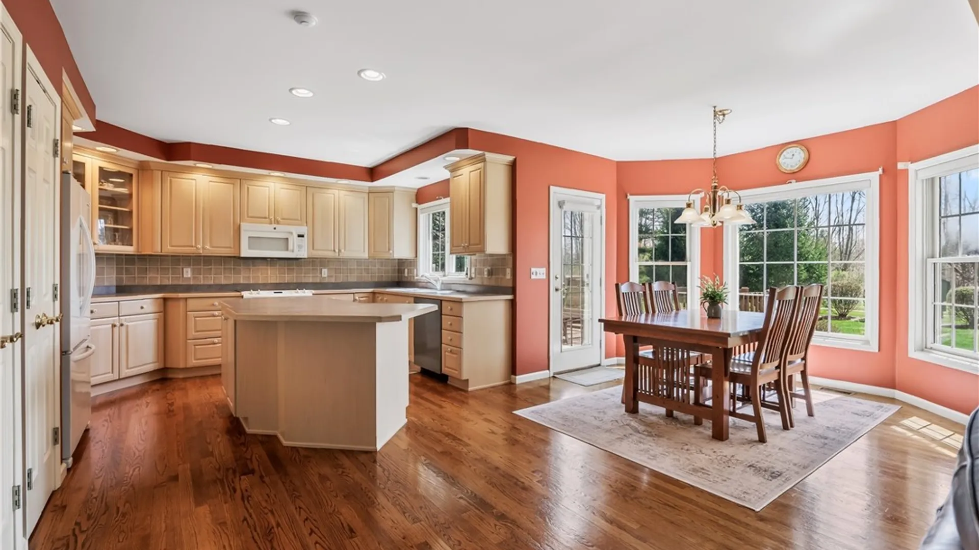 Property at 17 Sanibel Dr Drive, Perinton, NY 14450 15