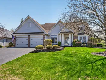 Property at 17 Sanibel Dr Drive, Perinton, NY 14450