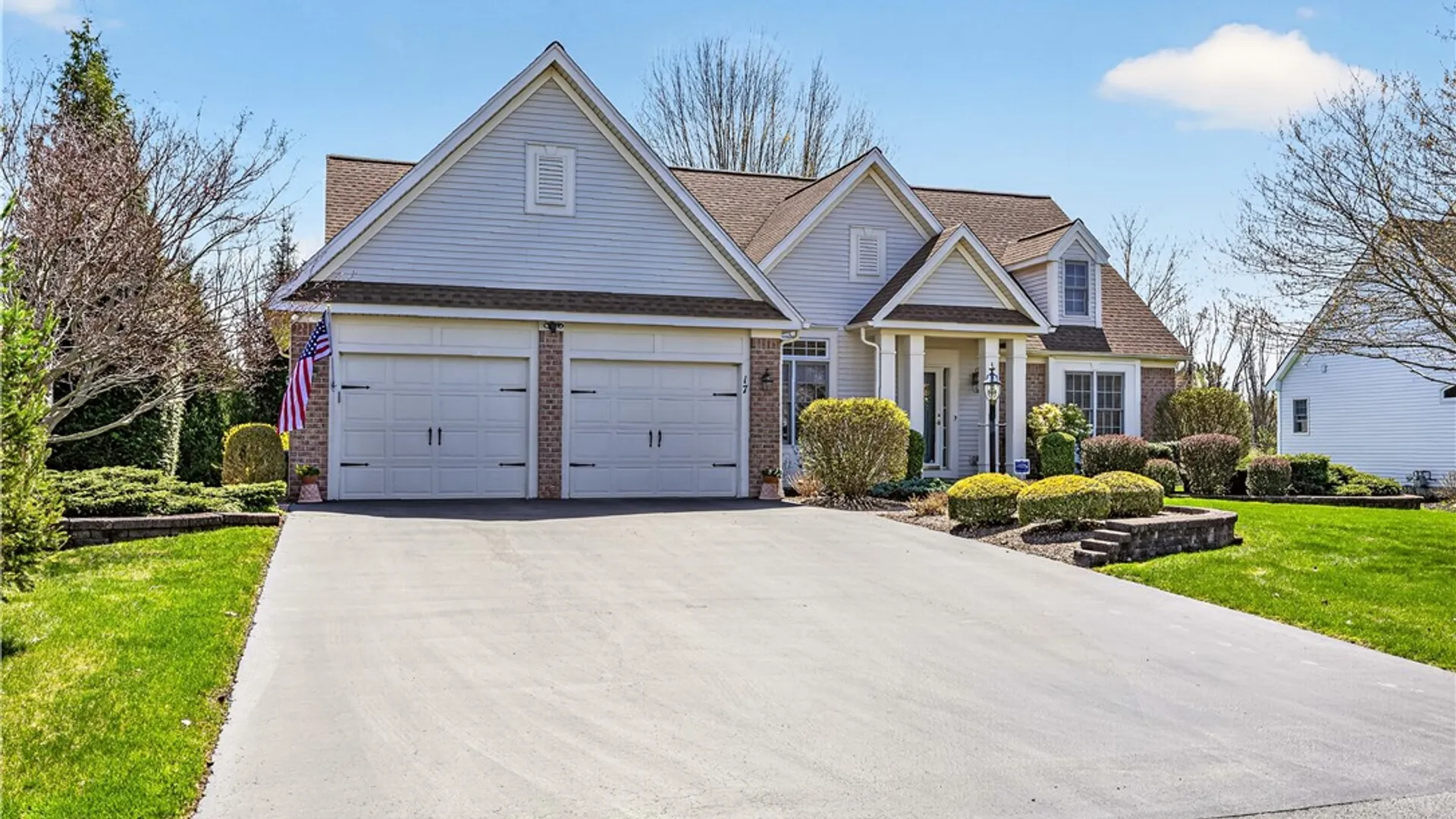 Property at 17 Sanibel Dr Drive, Perinton, NY 14450 2