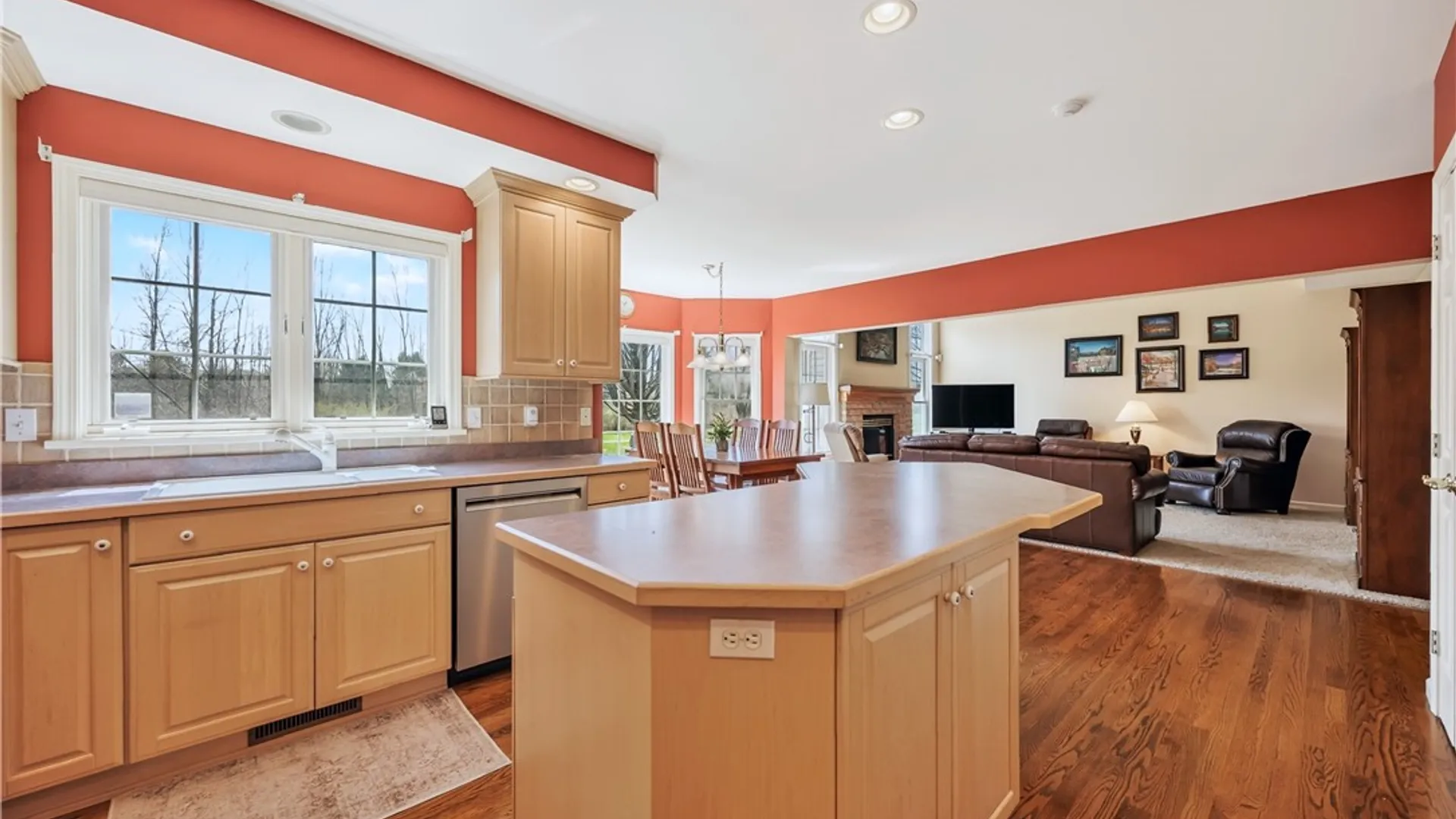 Property at 17 Sanibel Dr Drive, Perinton, NY 14450 21