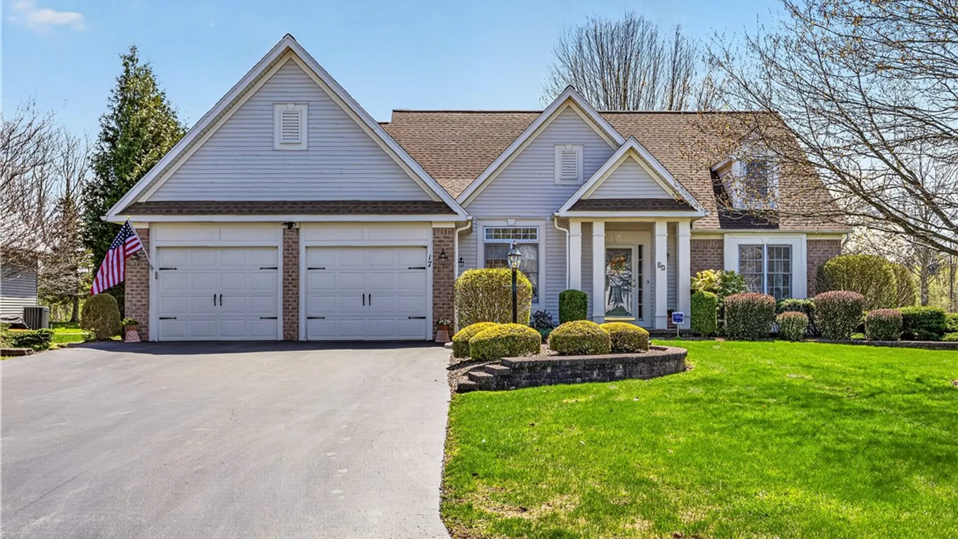 Property at 17 Sanibel Dr Drive, Perinton, NY 14450 4