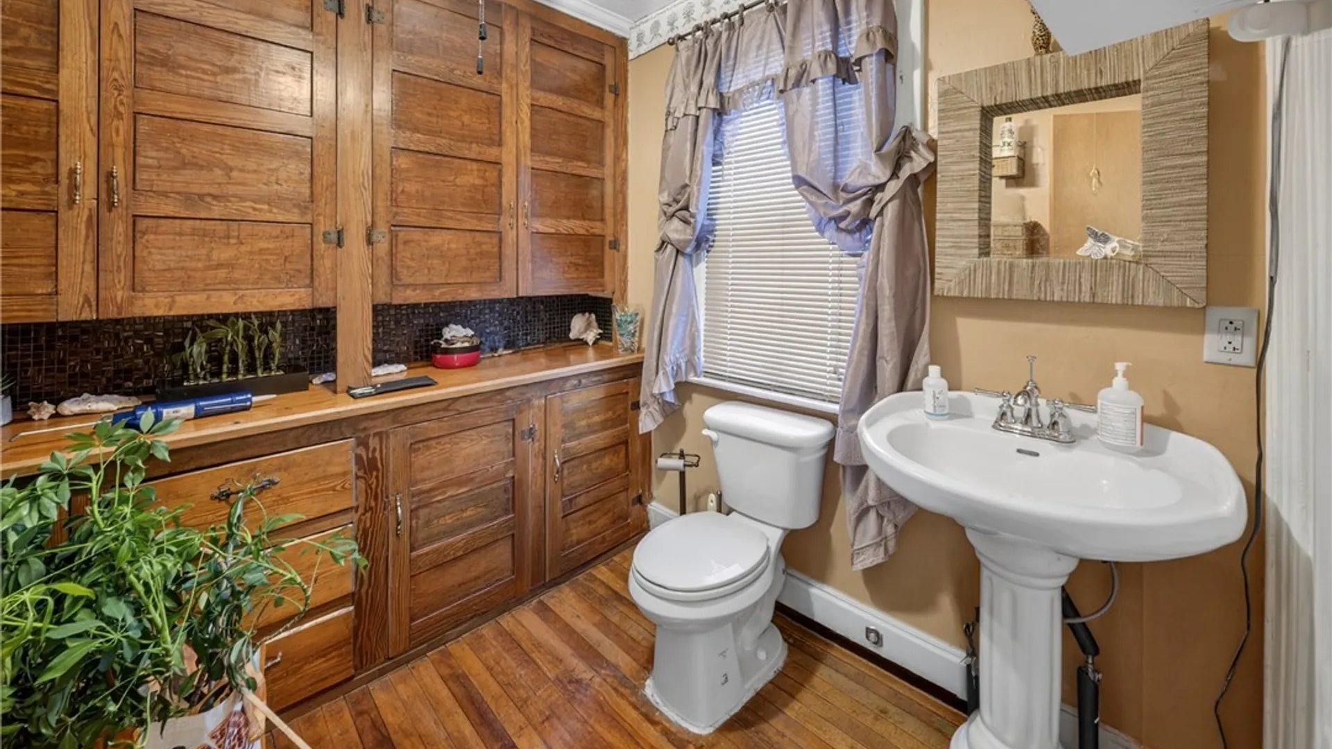 Property at 204 Parkway Drive, Syracuse, NY 13207 9