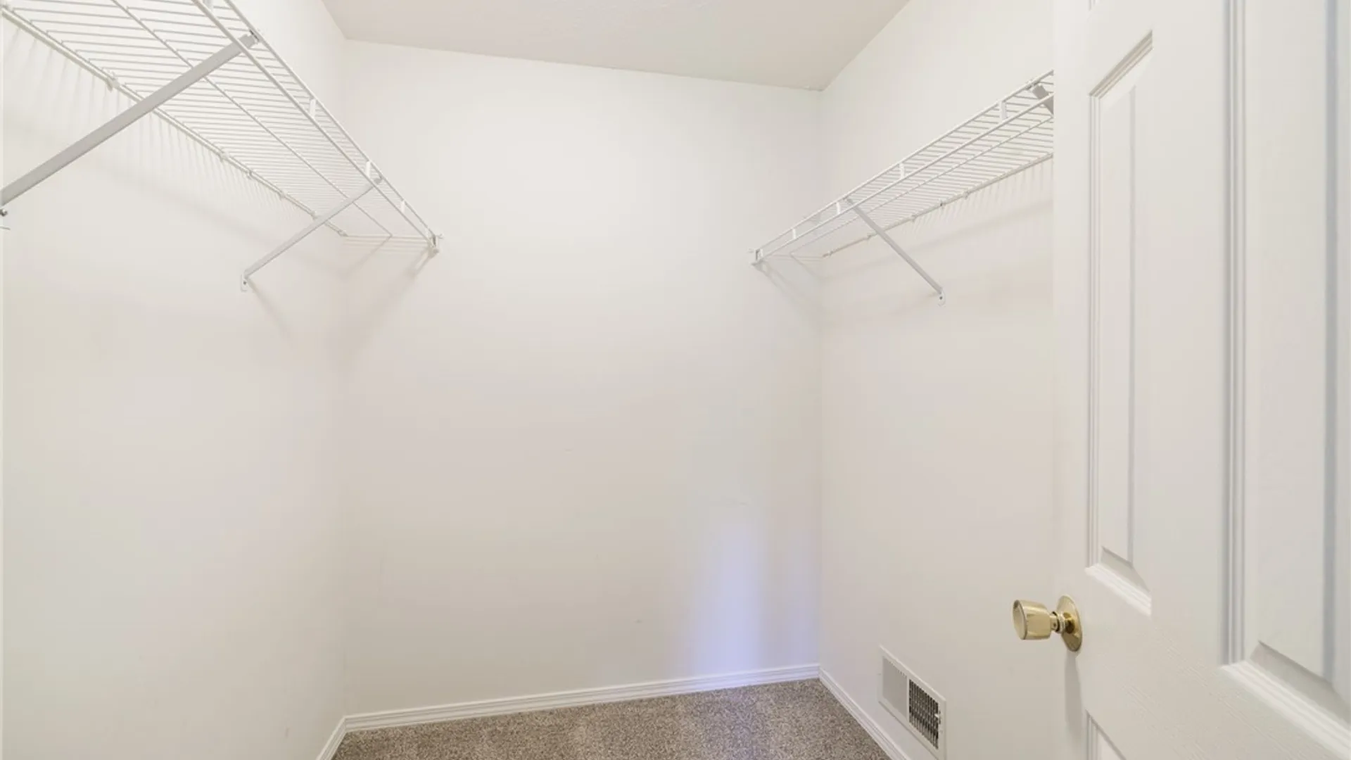 Property at 337 Sunny Mill Lane, Greece, NY 14626 32
