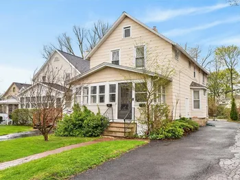 28 Croydon Road, Rochester, NY 14610