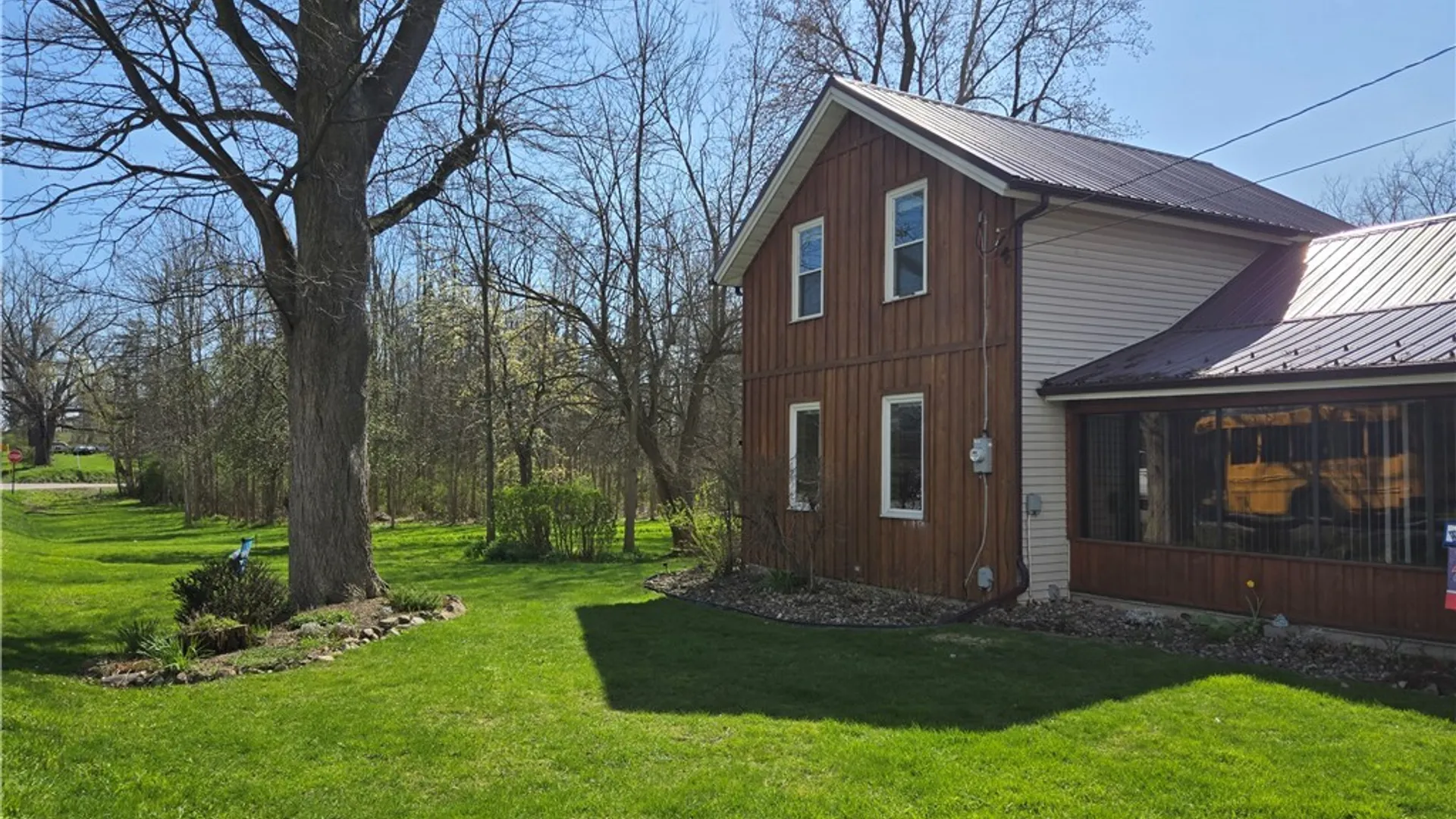 Property at 8984 Lovers Lane Road, Pembroke, NY 14036 3