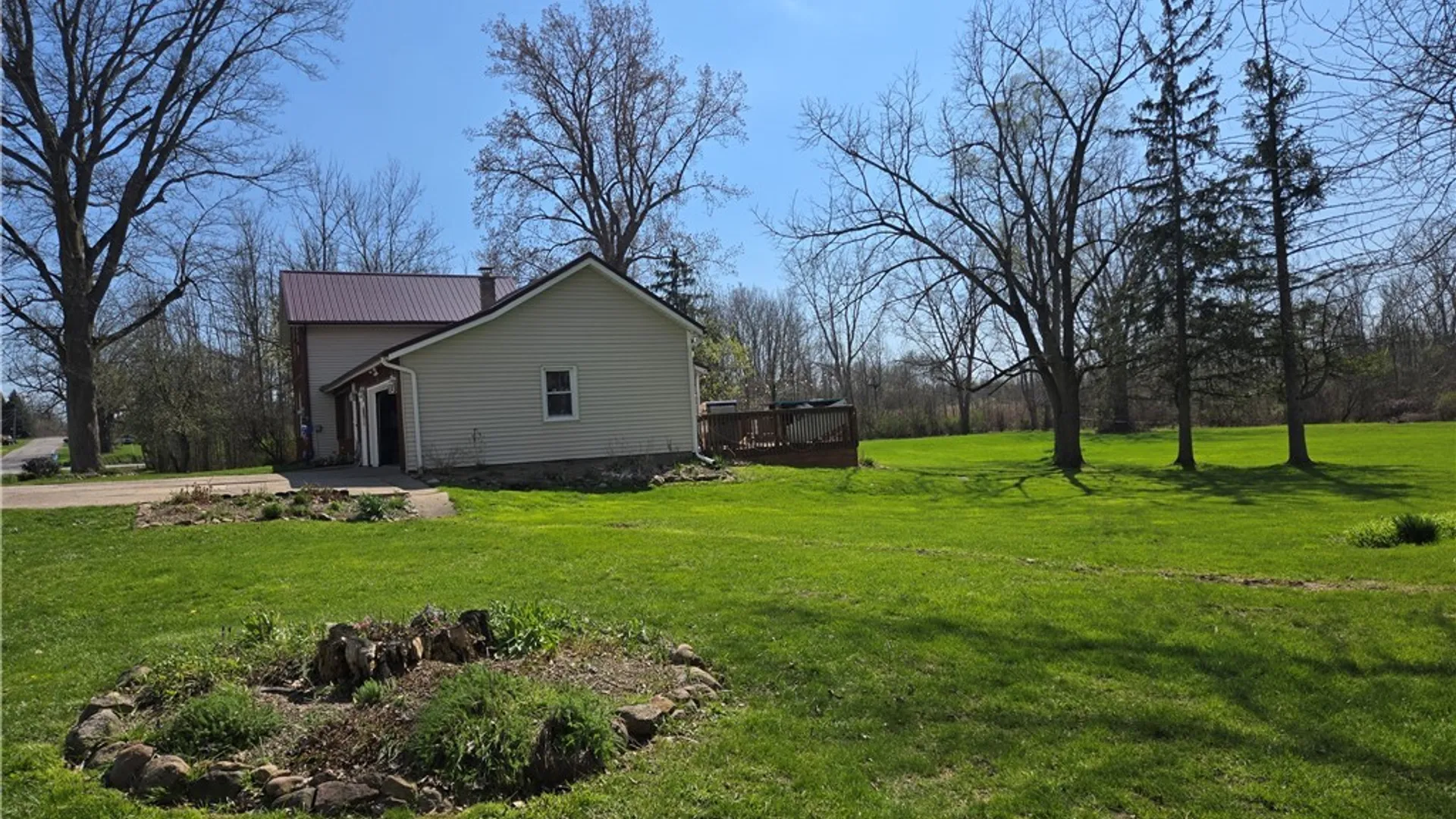 Property at 8984 Lovers Lane Road, Pembroke, NY 14036 4