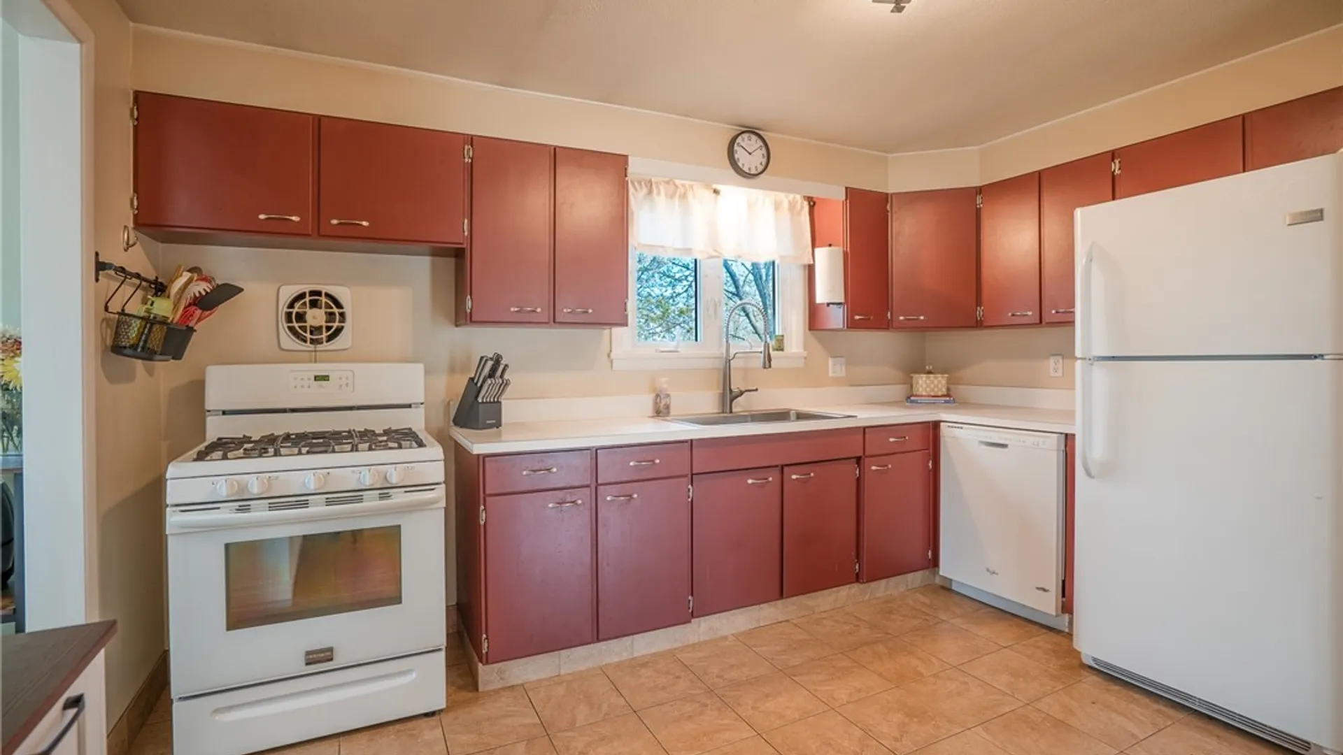 Property at 100 Cutler Drive, Camillus, NY 13219 20