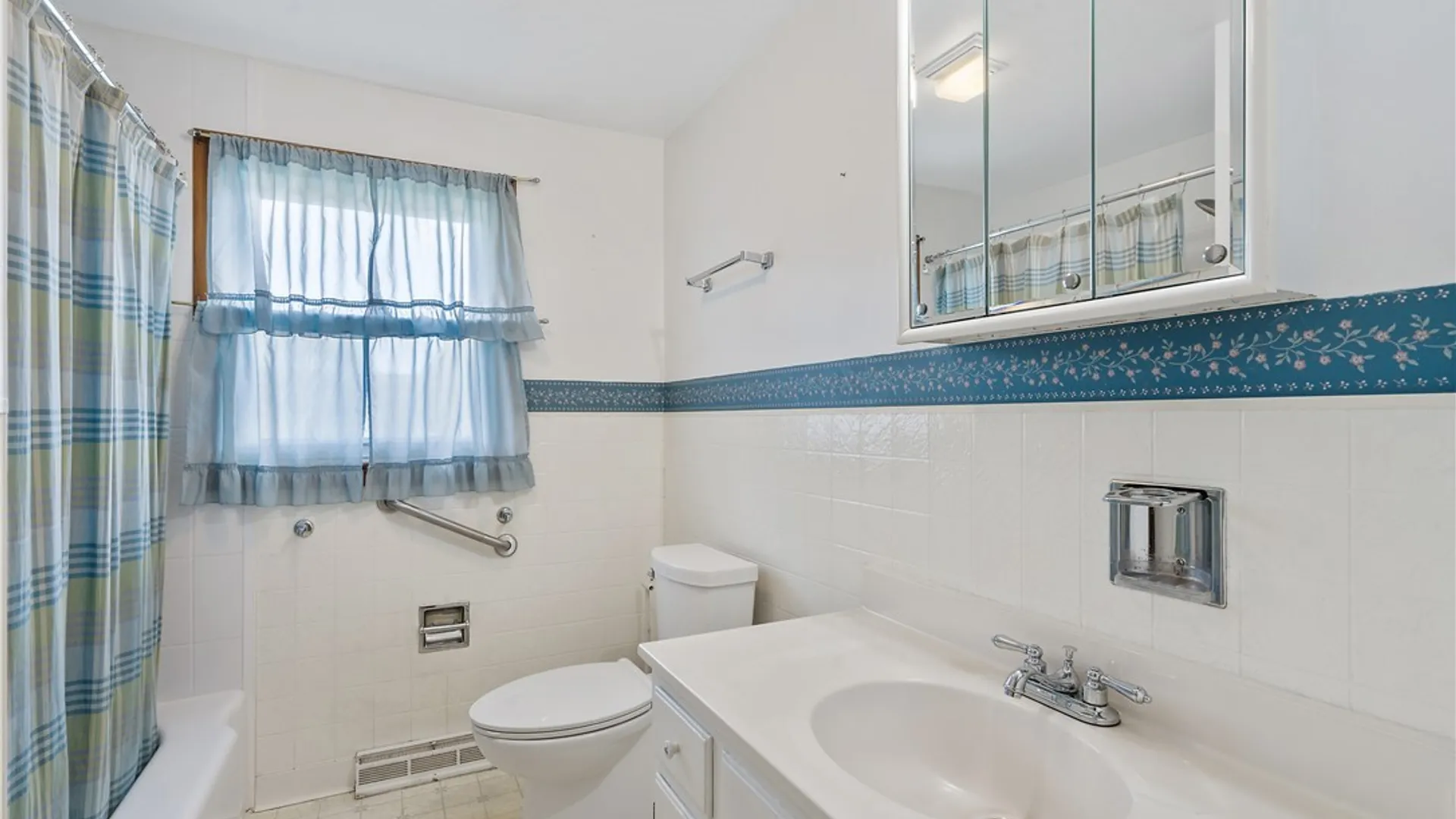 Property at 139 Sunrise Drive, Syracuse, NY 13205 16