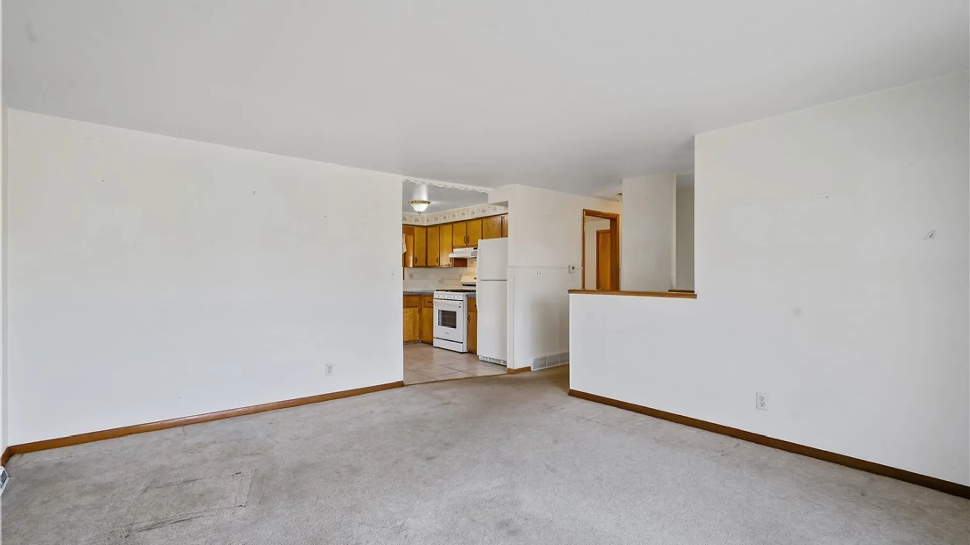 Property at 139 Sunrise Drive, Syracuse, NY 13205 6