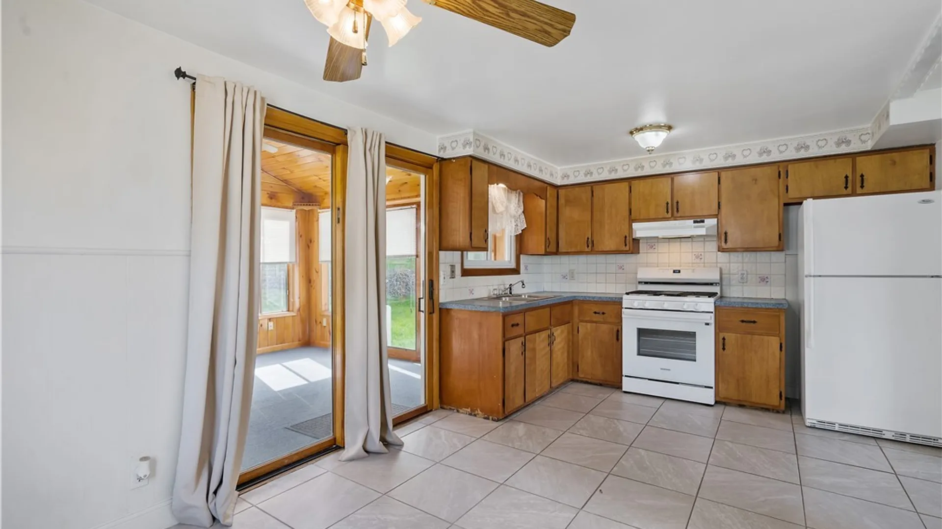 Property at 139 Sunrise Drive, Syracuse, NY 13205 9