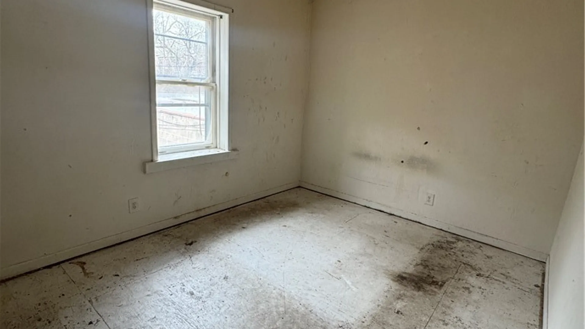 Property at 1314 Niagara Street, Niagara Falls, NY 14303 12