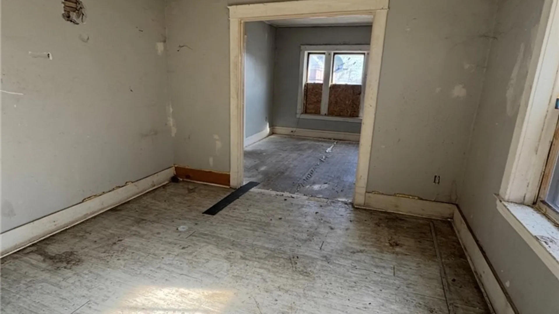 Property at 1314 Niagara Street, Niagara Falls, NY 14303 16