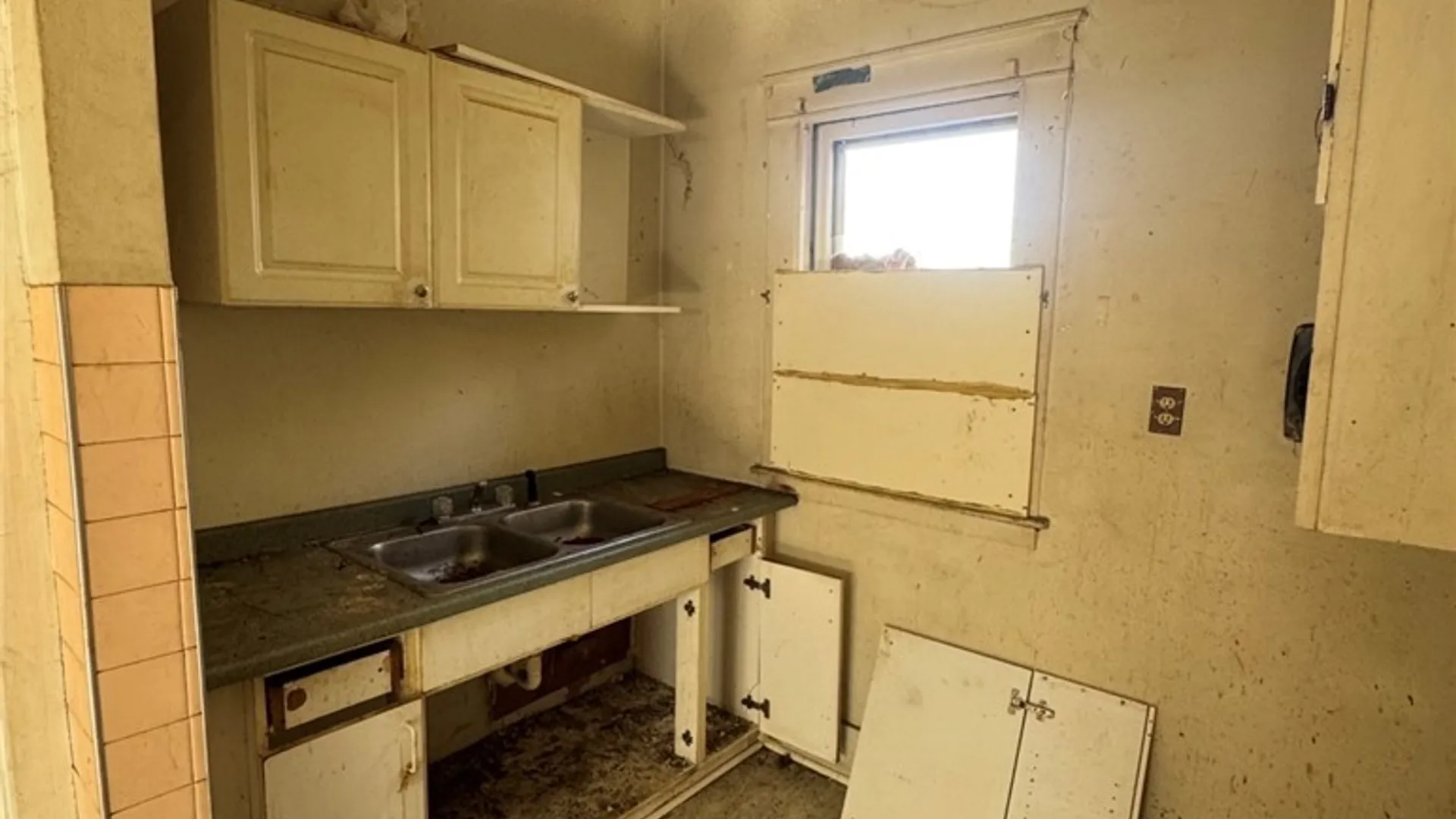 Property at 1314 Niagara Street, Niagara Falls, NY 14303 17