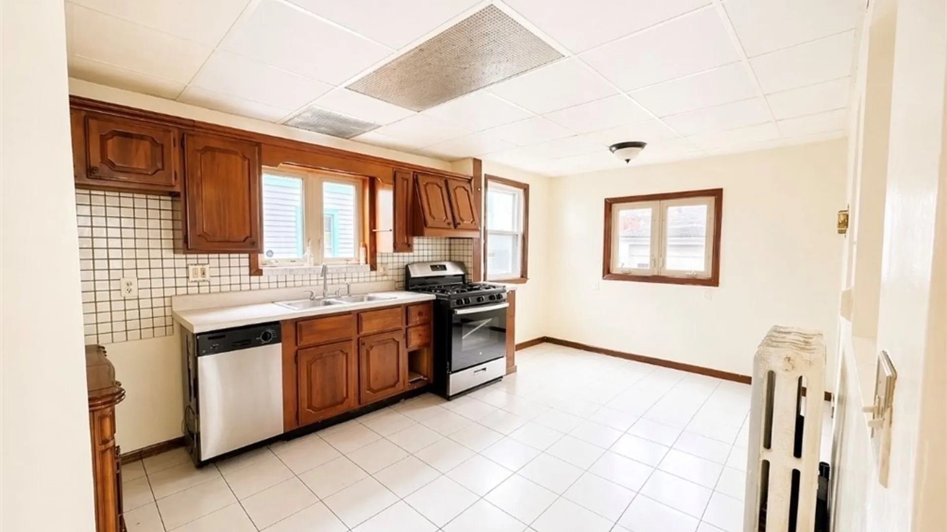 Property at 328 Cambridge Avenue, Buffalo, NY 14215 7