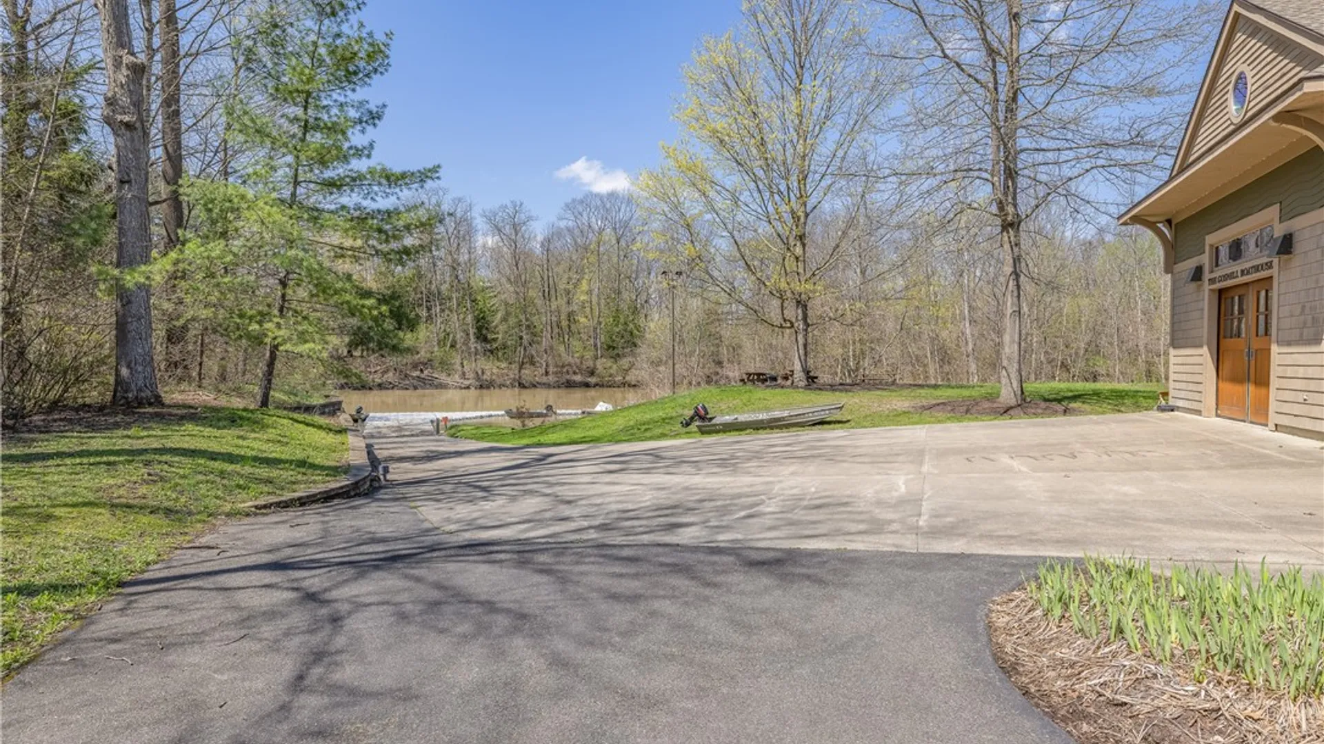 Property at 801 Rivers Run, Henrietta, NY 14623 32