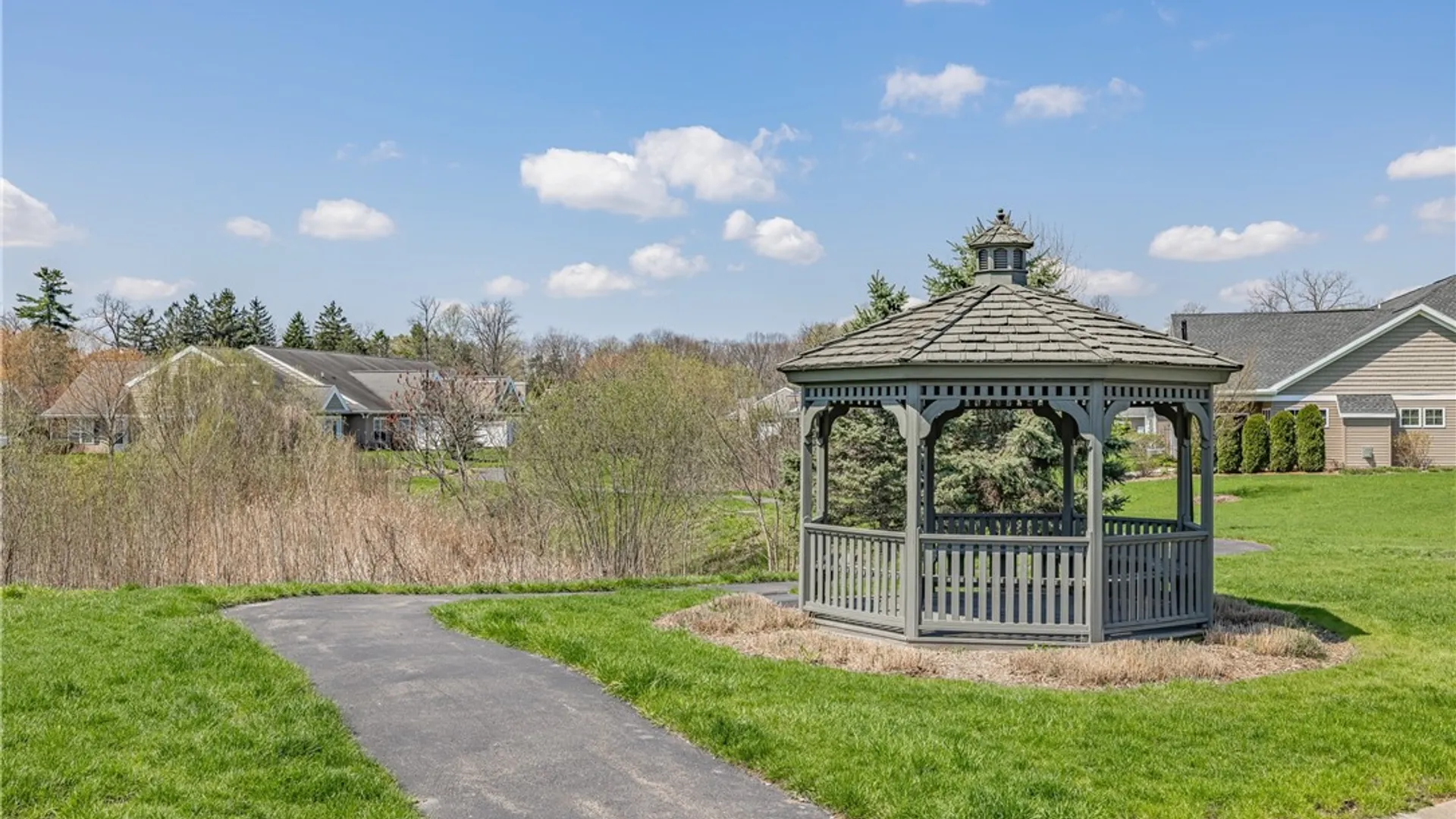 Property at 801 Rivers Run, Henrietta, NY 14623 34