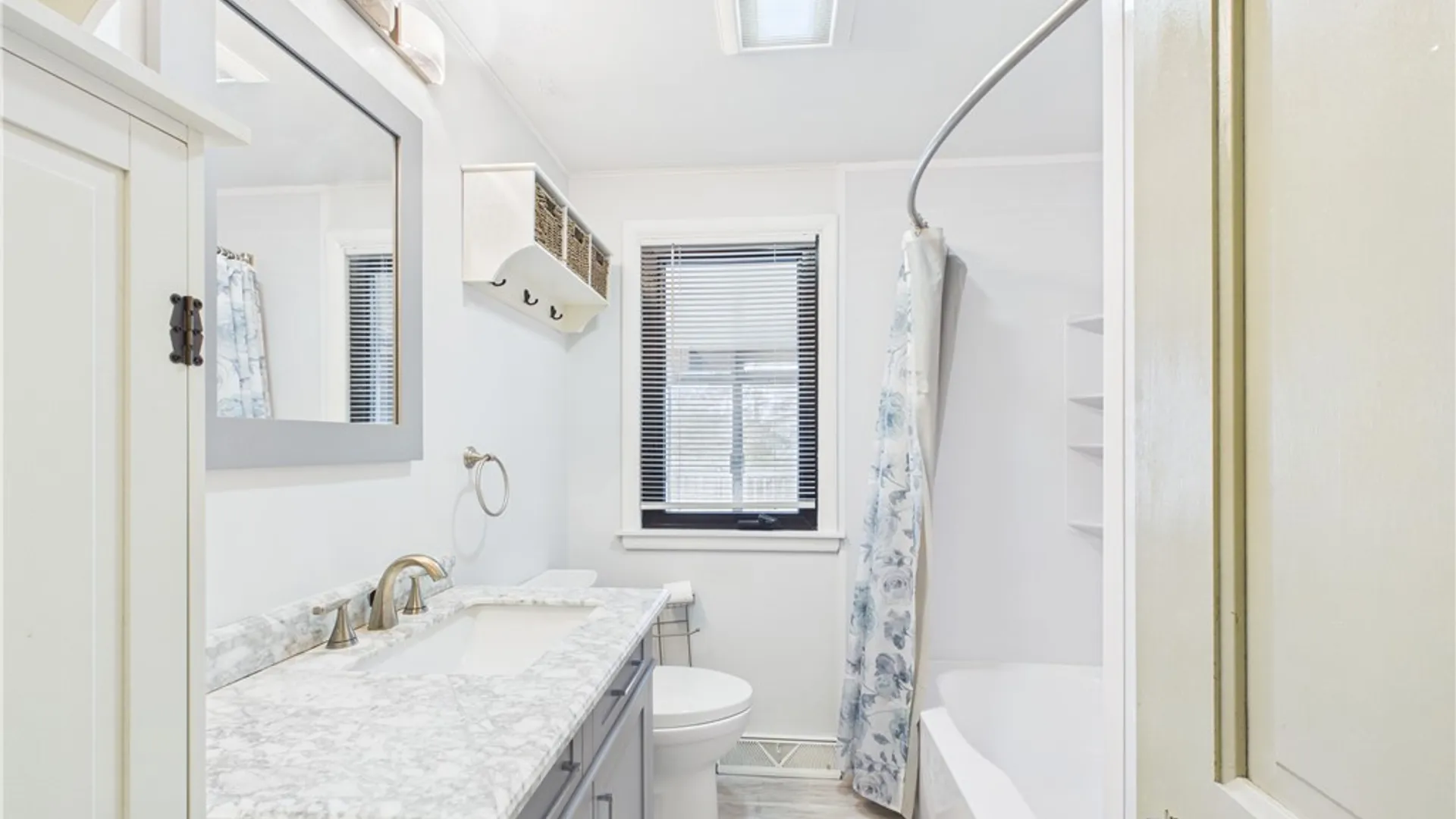 Property at 202 Augusta Drive, Cicero, NY 13212 17