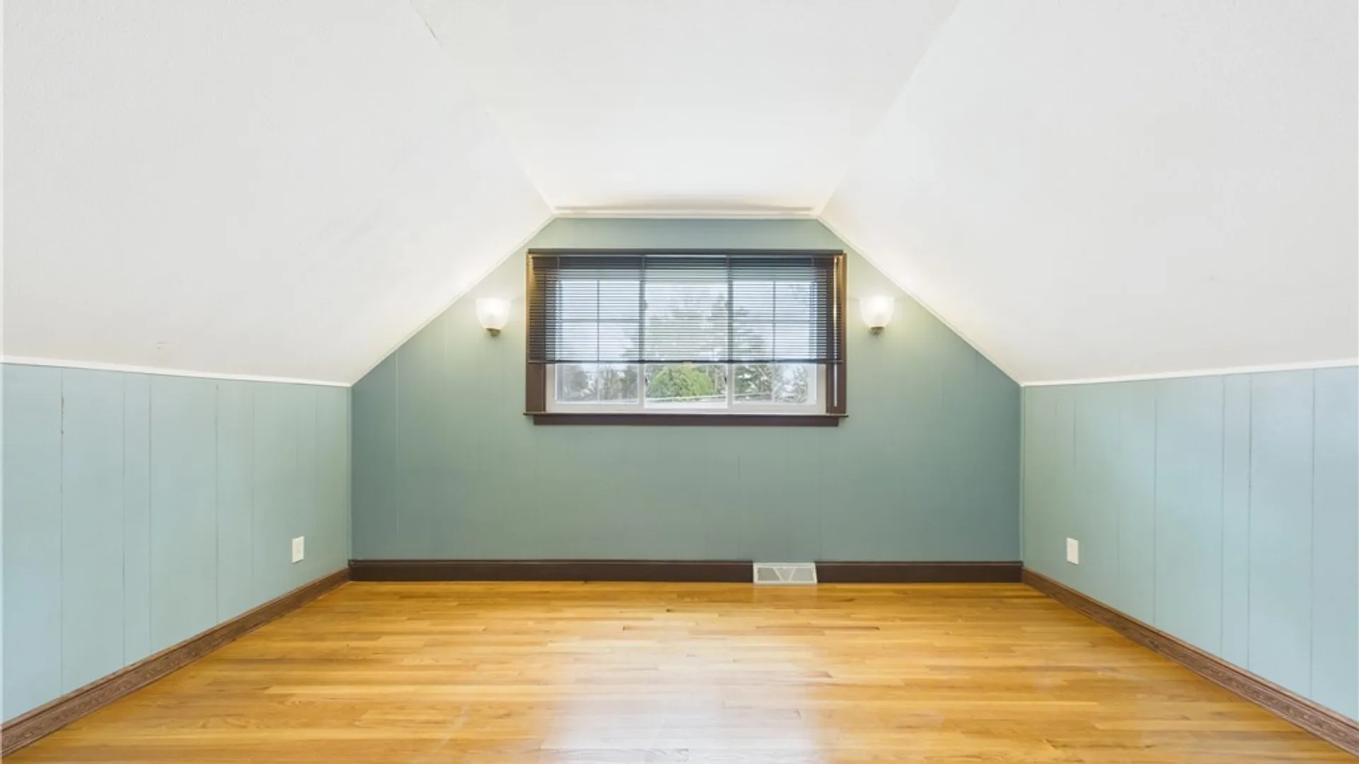 Property at 202 Augusta Drive, Cicero, NY 13212 24