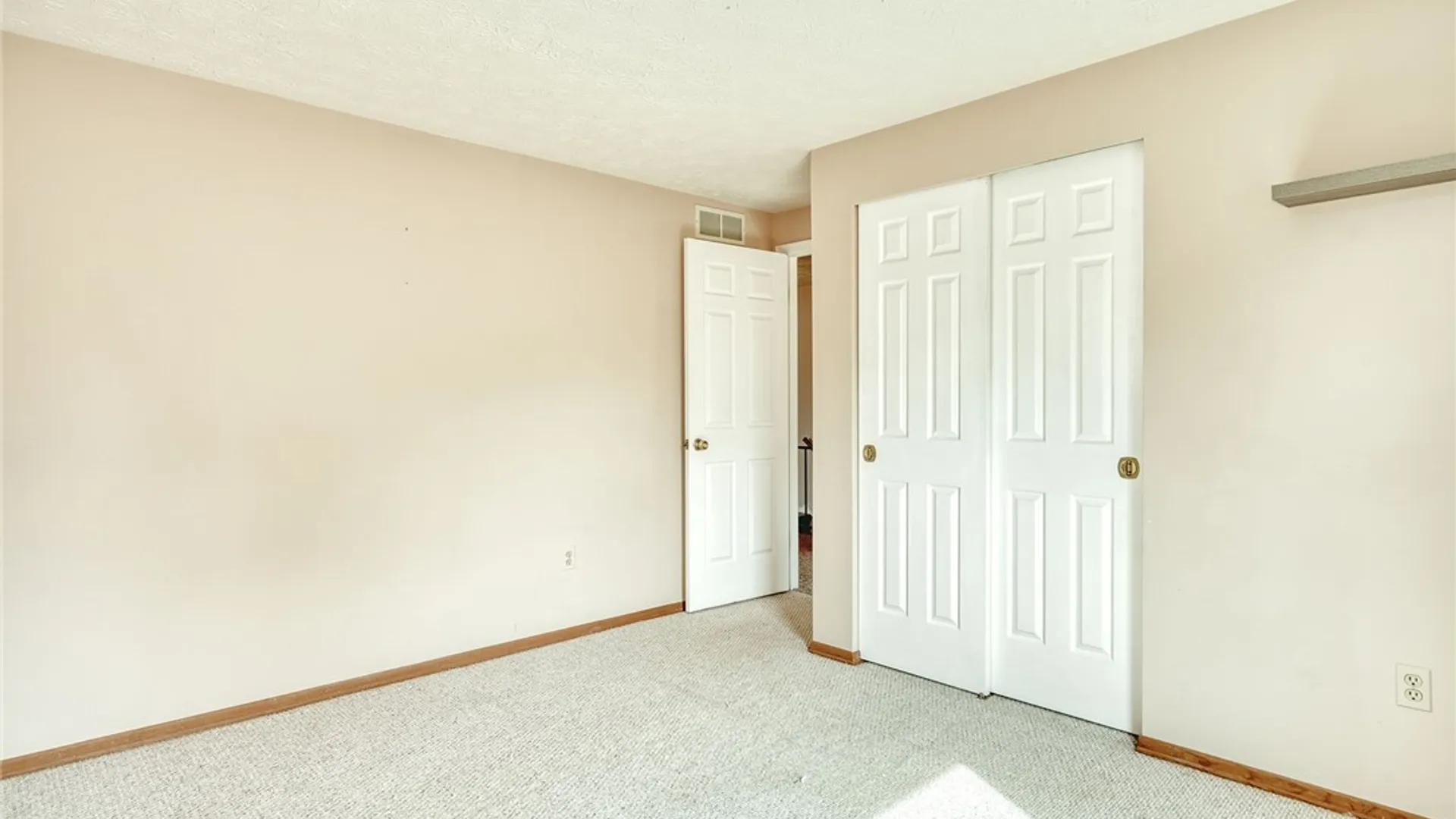 Property at 291 Deerhurst Lane, Webster, NY 14580 21
