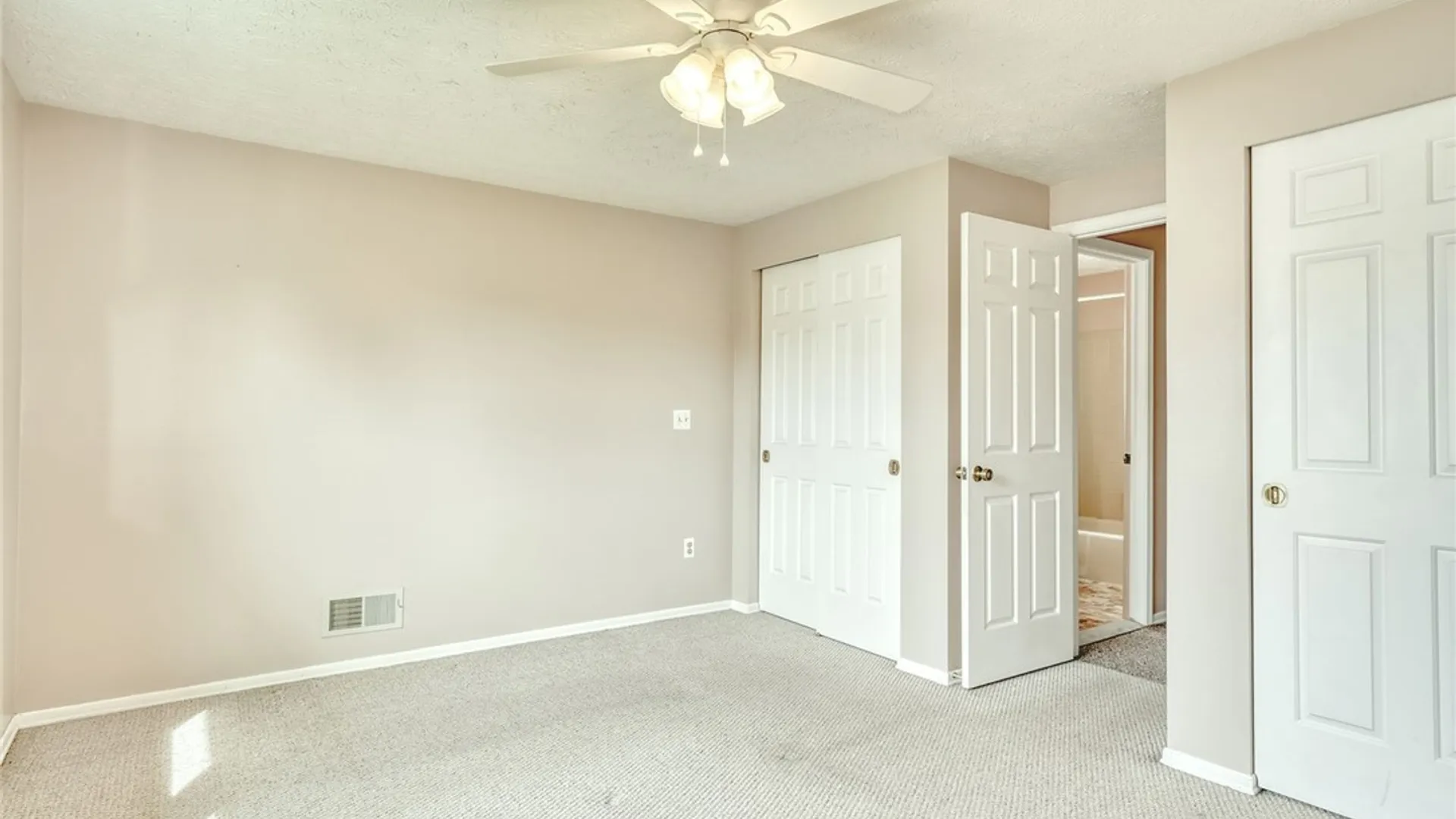 Property at 291 Deerhurst Lane, Webster, NY 14580 24