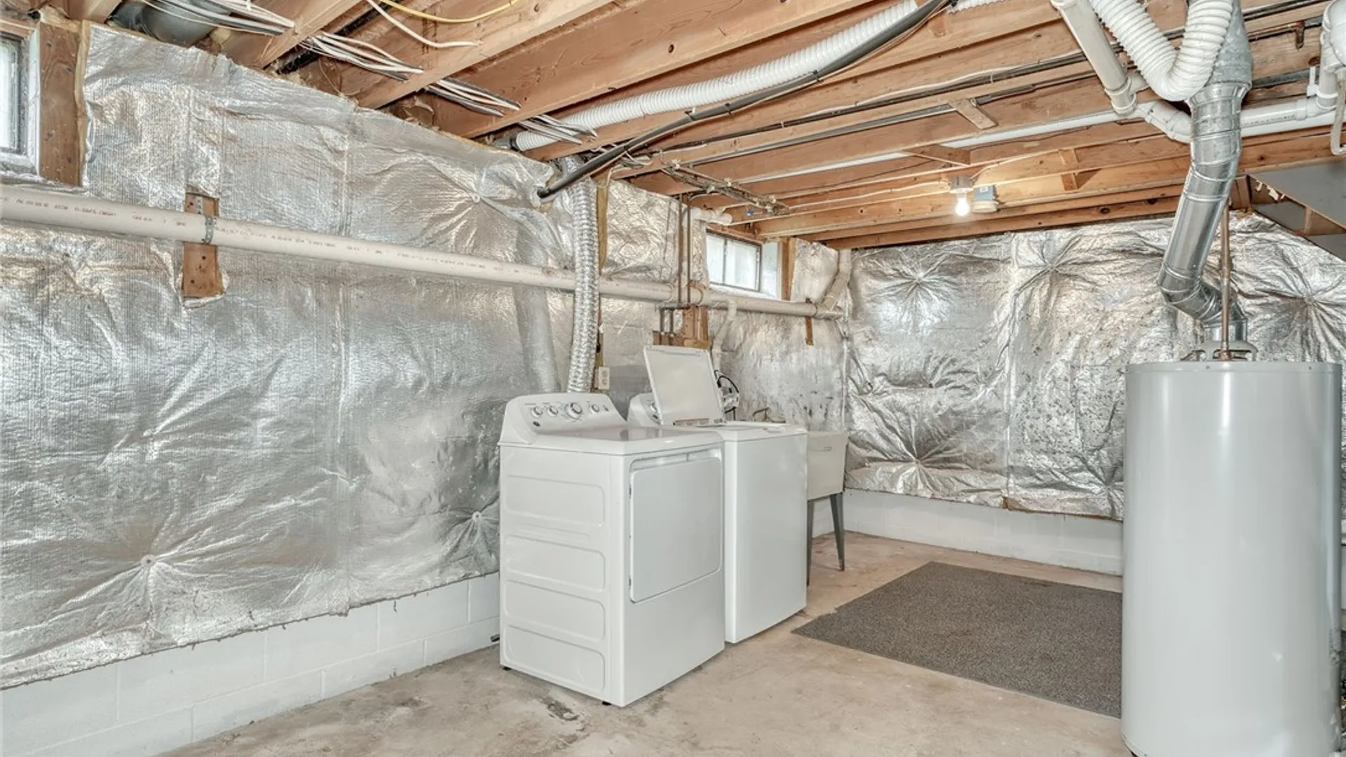 Property at 291 Deerhurst Lane, Webster, NY 14580 28