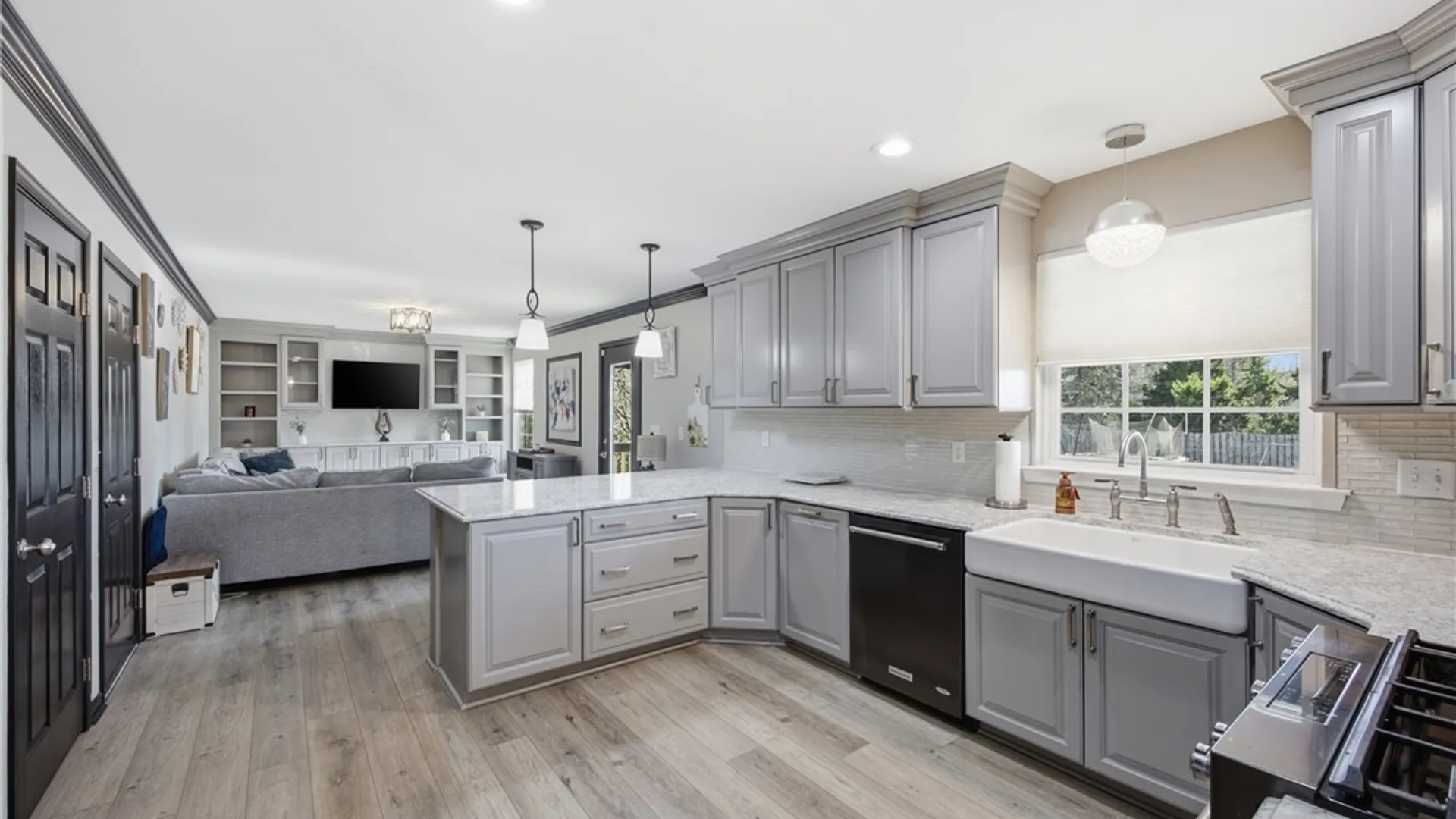 Property at 64 Park Lane, Grand Island, NY 14072 12