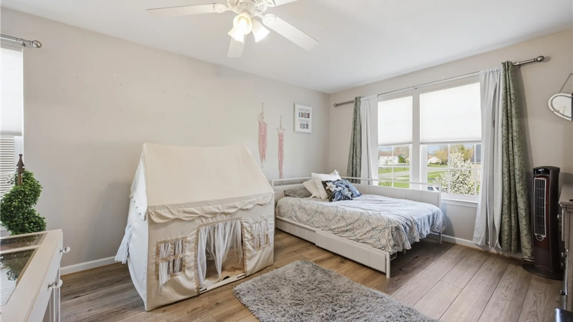 Property at 64 Park Lane, Grand Island, NY 14072 25