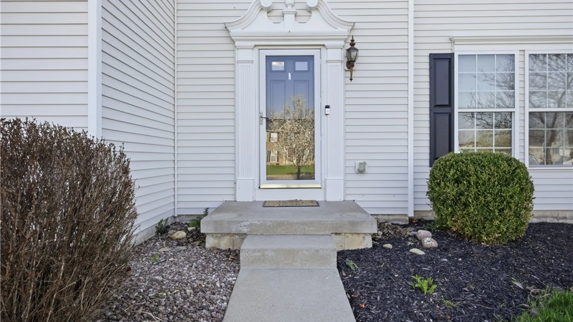 Property at 64 Park Lane, Grand Island, NY 14072 3