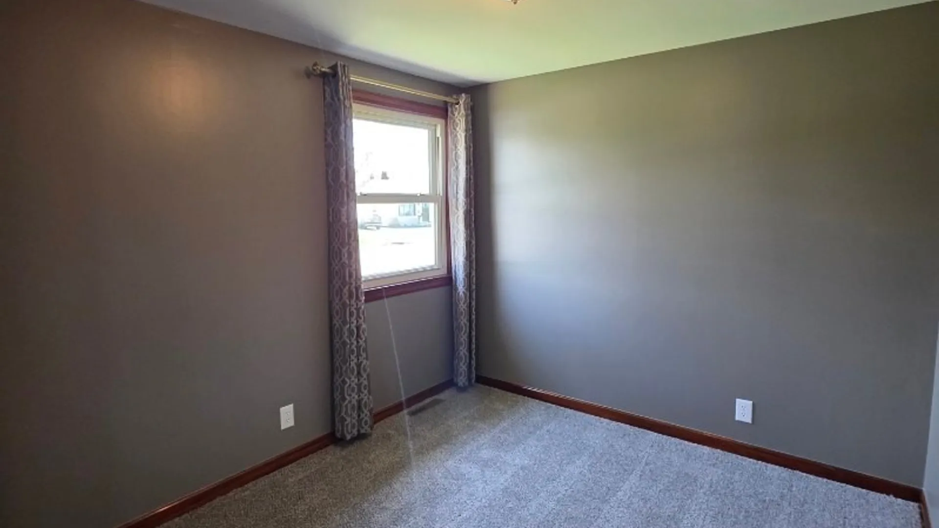 Property at 42 Glendale Lane, Cheektowaga, NY 14225 10