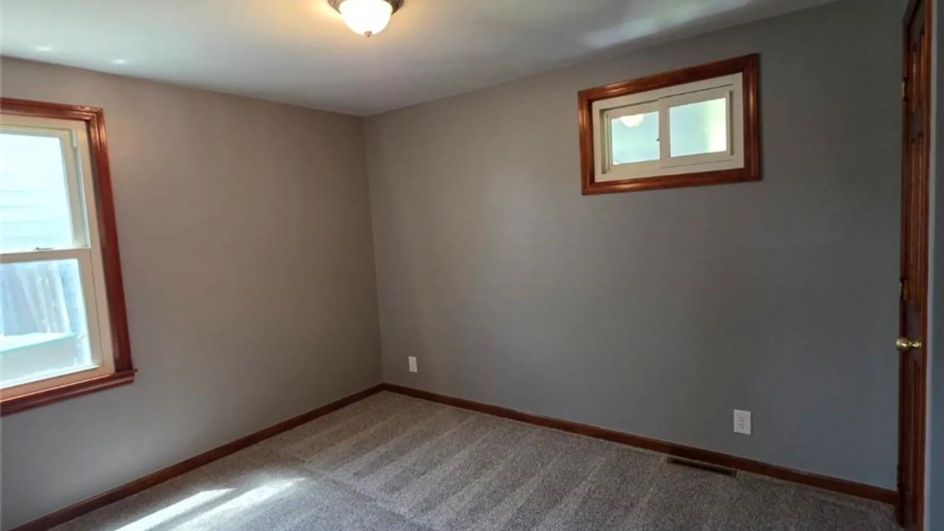 Property at 42 Glendale Lane, Cheektowaga, NY 14225 18