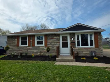 Property at 42 Glendale Lane, Cheektowaga, NY 14225