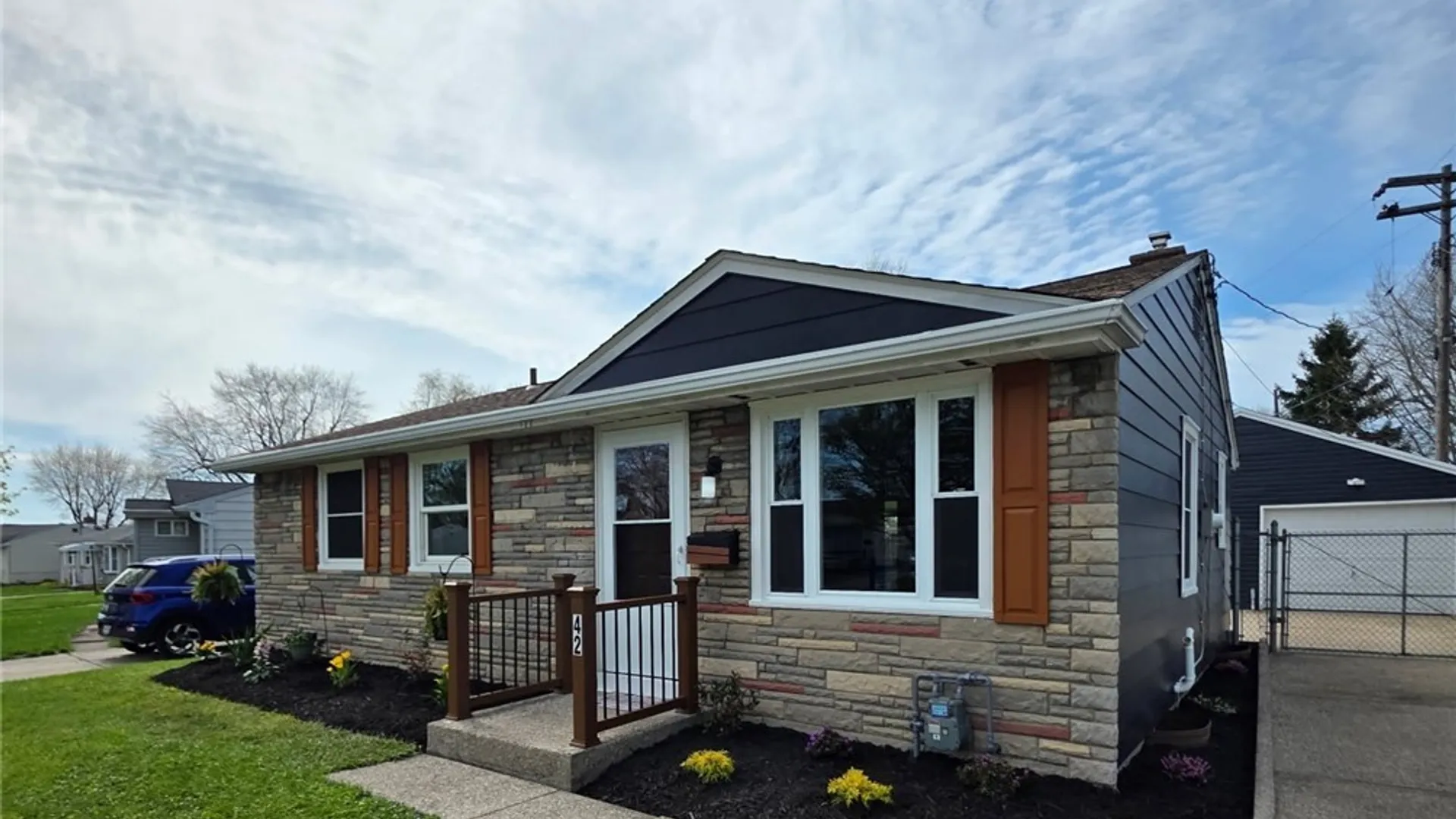 Property at 42 Glendale Lane, Cheektowaga, NY 14225 2