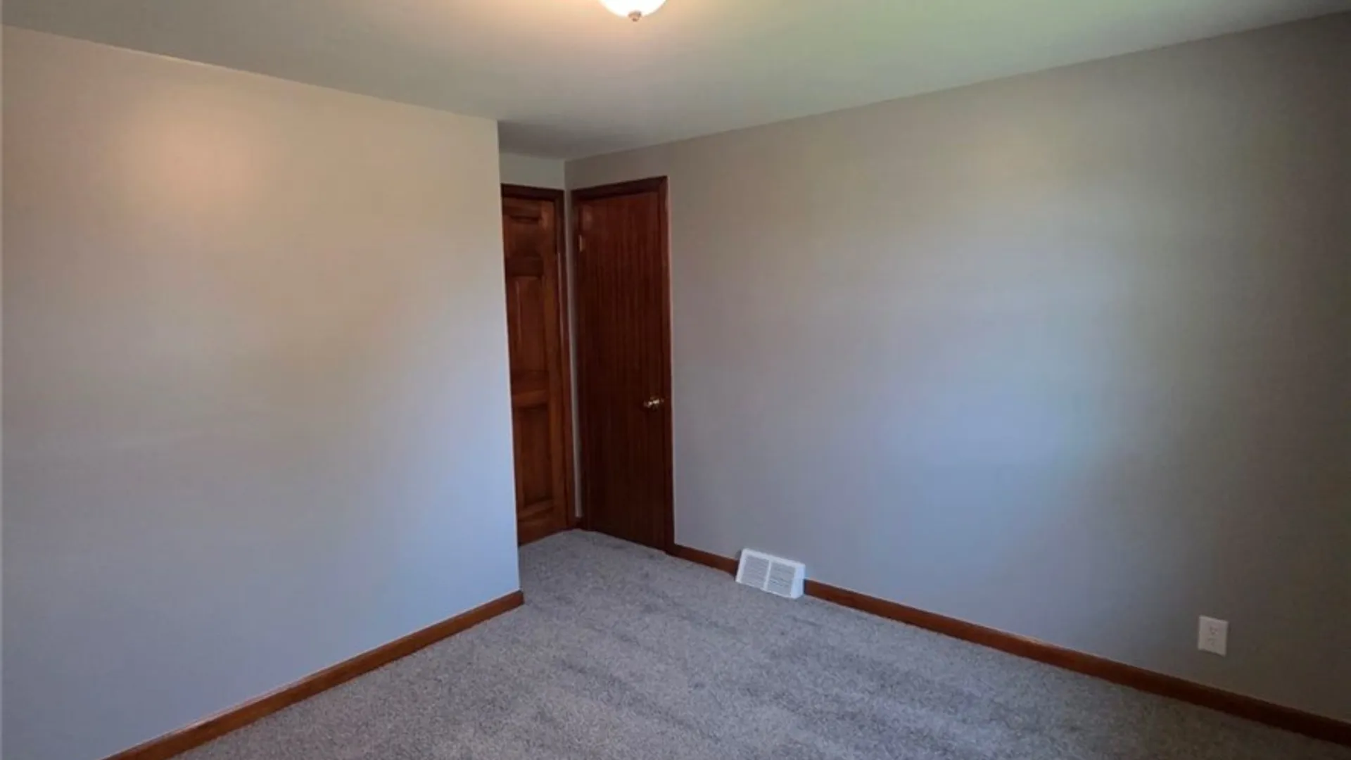 Property at 42 Glendale Lane, Cheektowaga, NY 14225 21