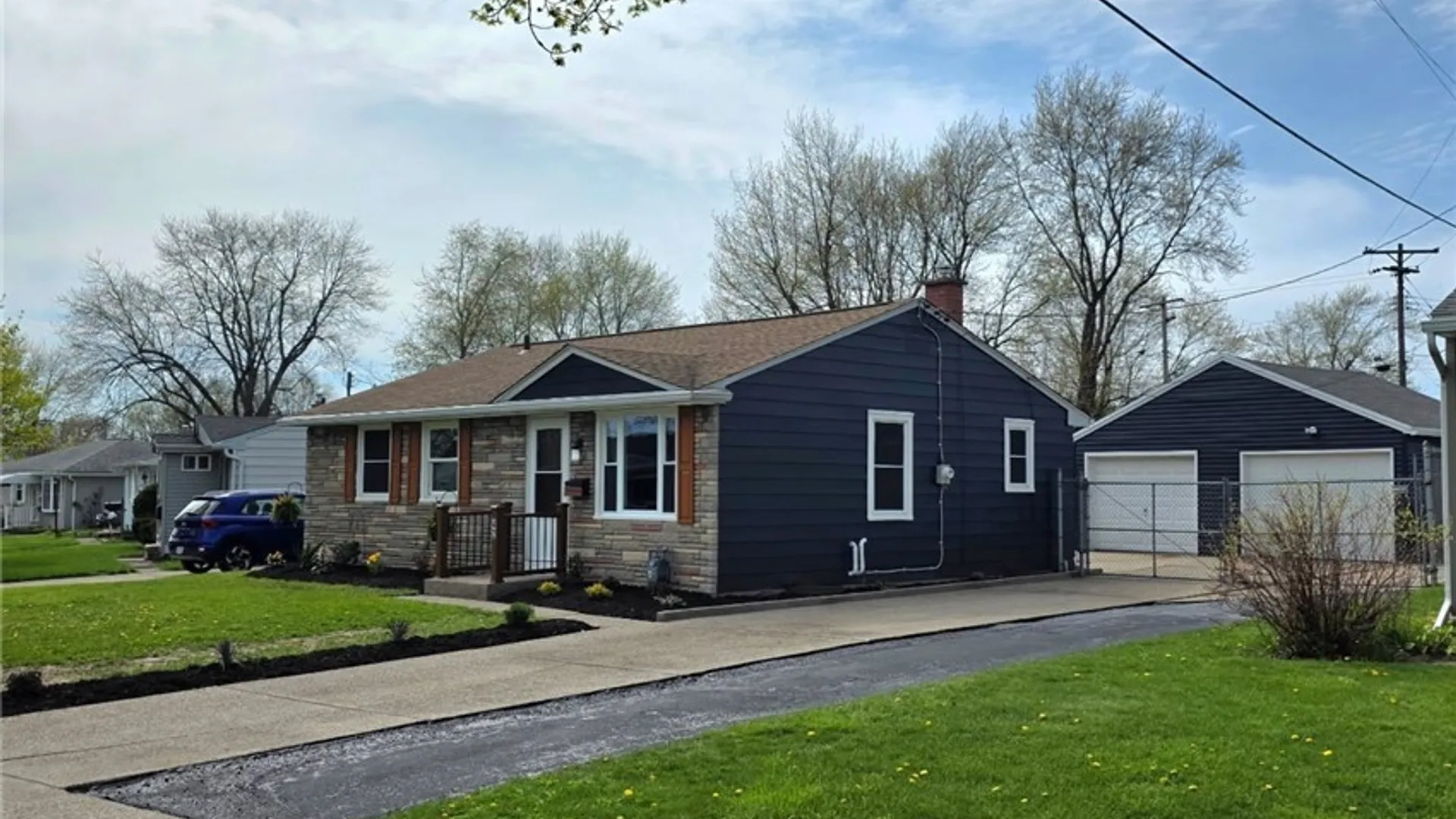 Property at 42 Glendale Lane, Cheektowaga, NY 14225 3