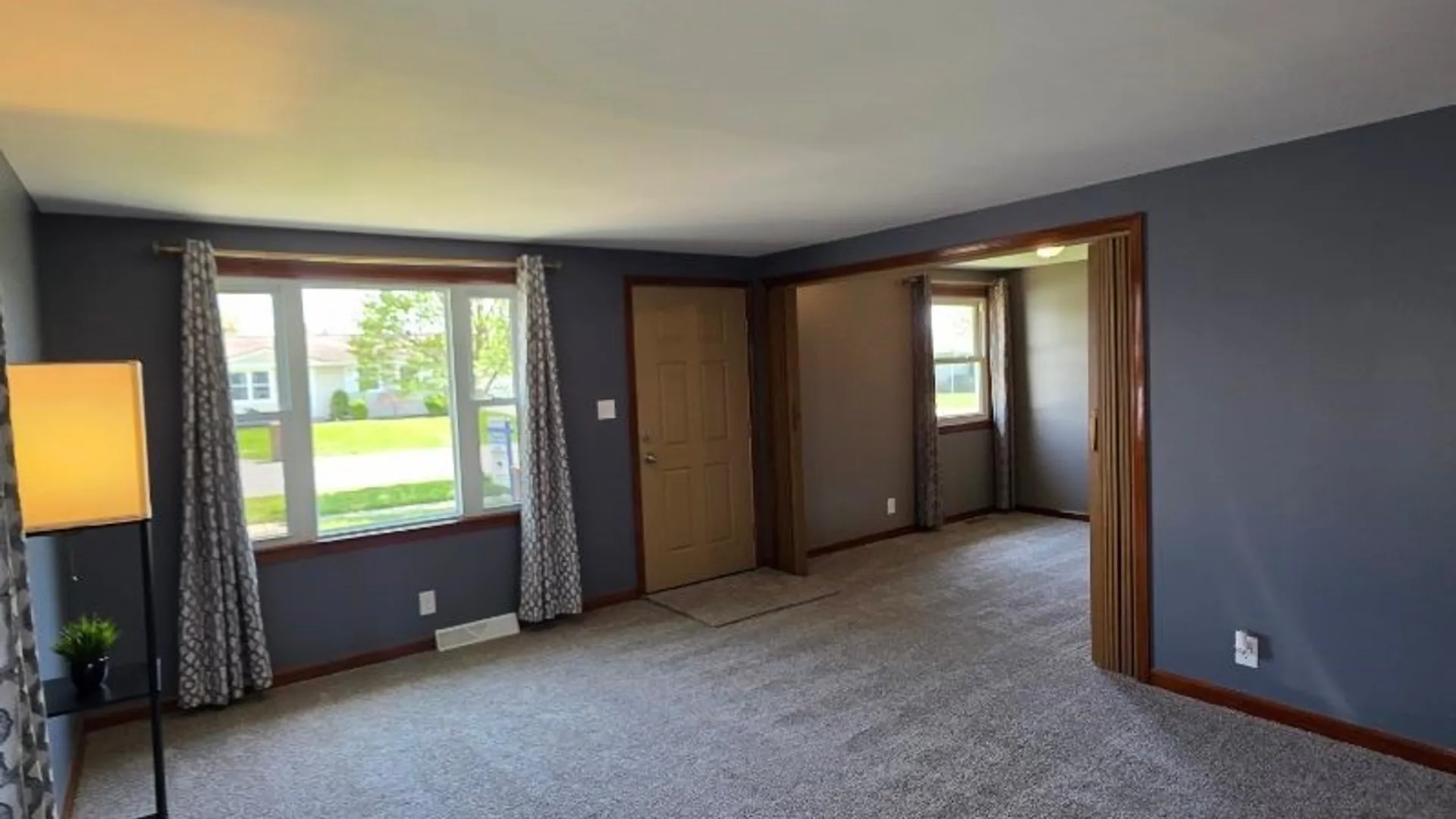 Property at 42 Glendale Lane, Cheektowaga, NY 14225 5