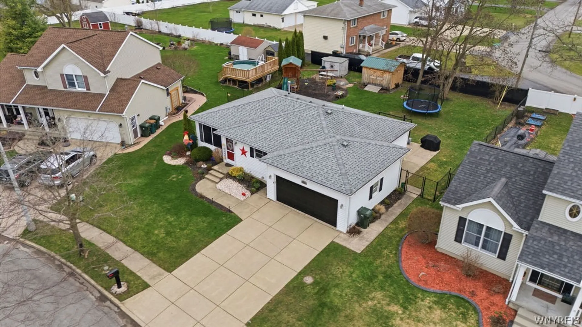 Property at 309 Oakdale Drive, North Tonawanda, NY 14120 4