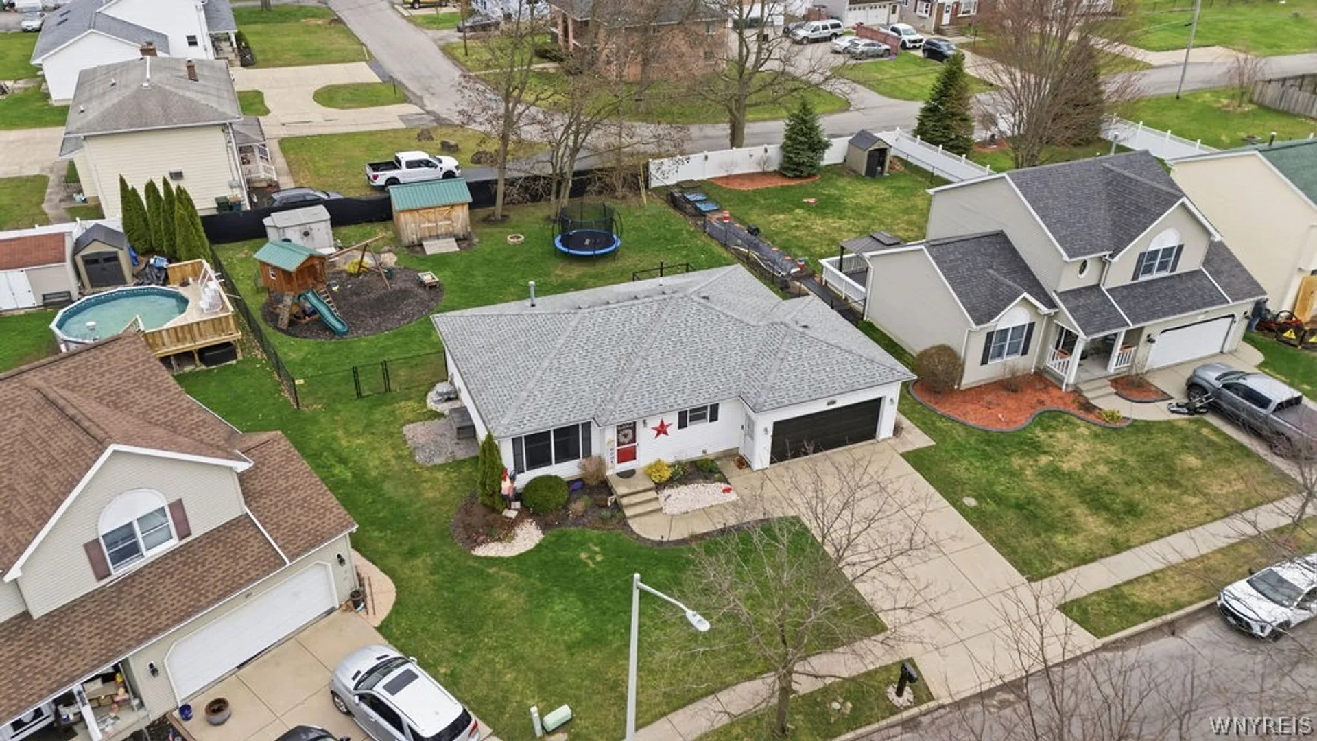 Property at 309 Oakdale Drive, North Tonawanda, NY 14120 5