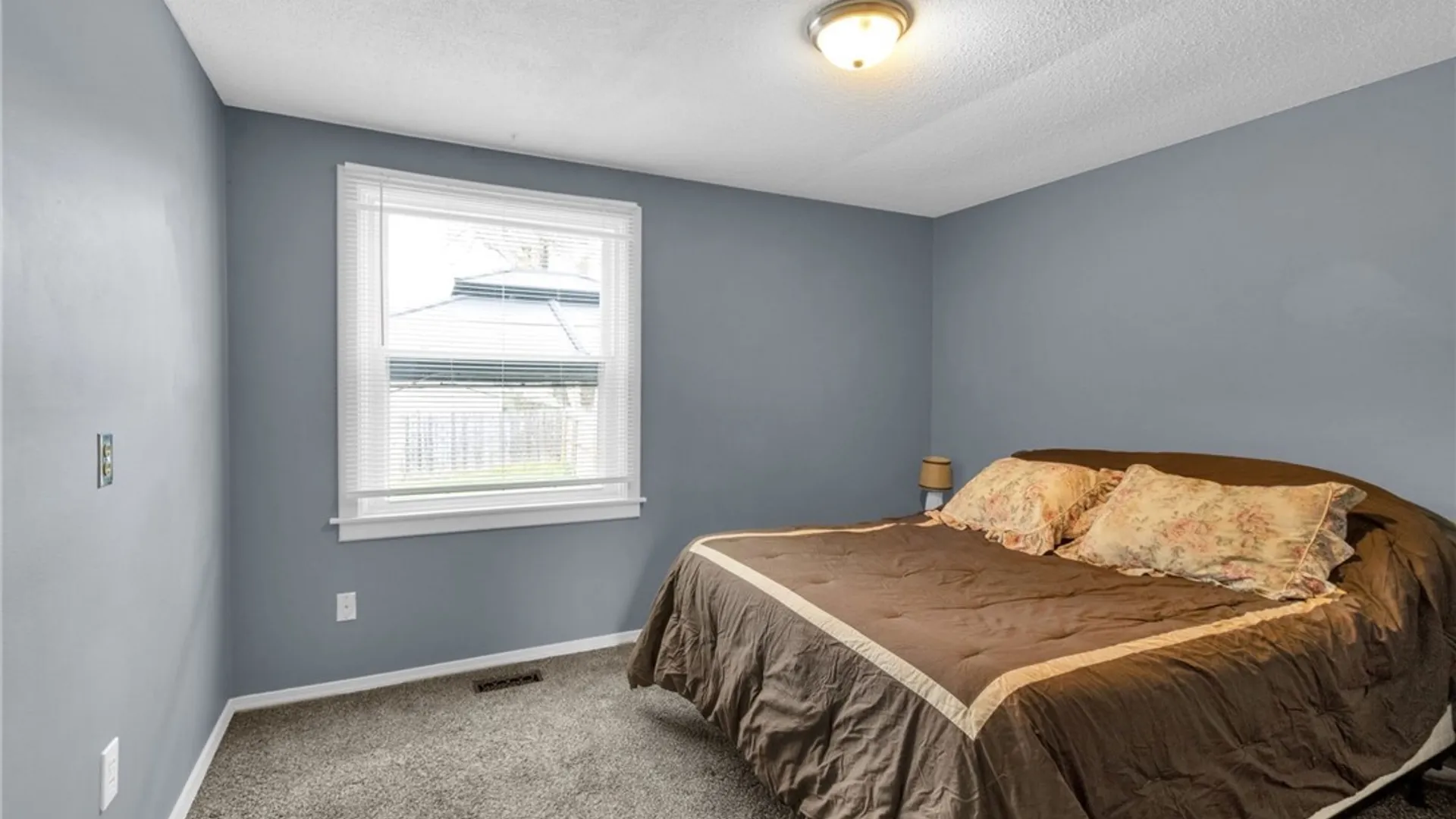 Property at 16 Rouen Drive, Cheektowaga, NY 14227 22