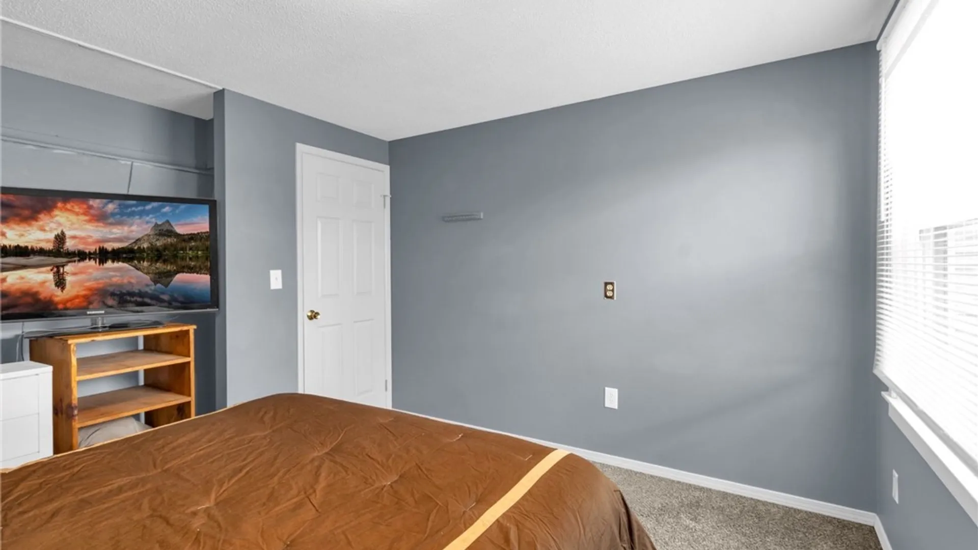 Property at 16 Rouen Drive, Cheektowaga, NY 14227 24