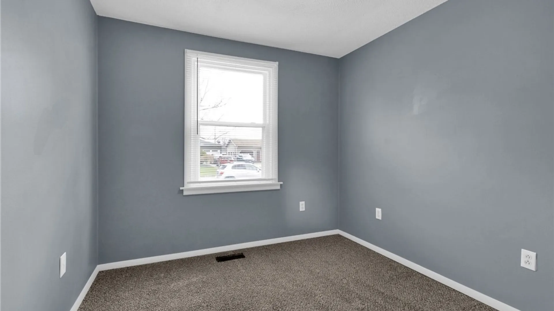 Property at 16 Rouen Drive, Cheektowaga, NY 14227 25