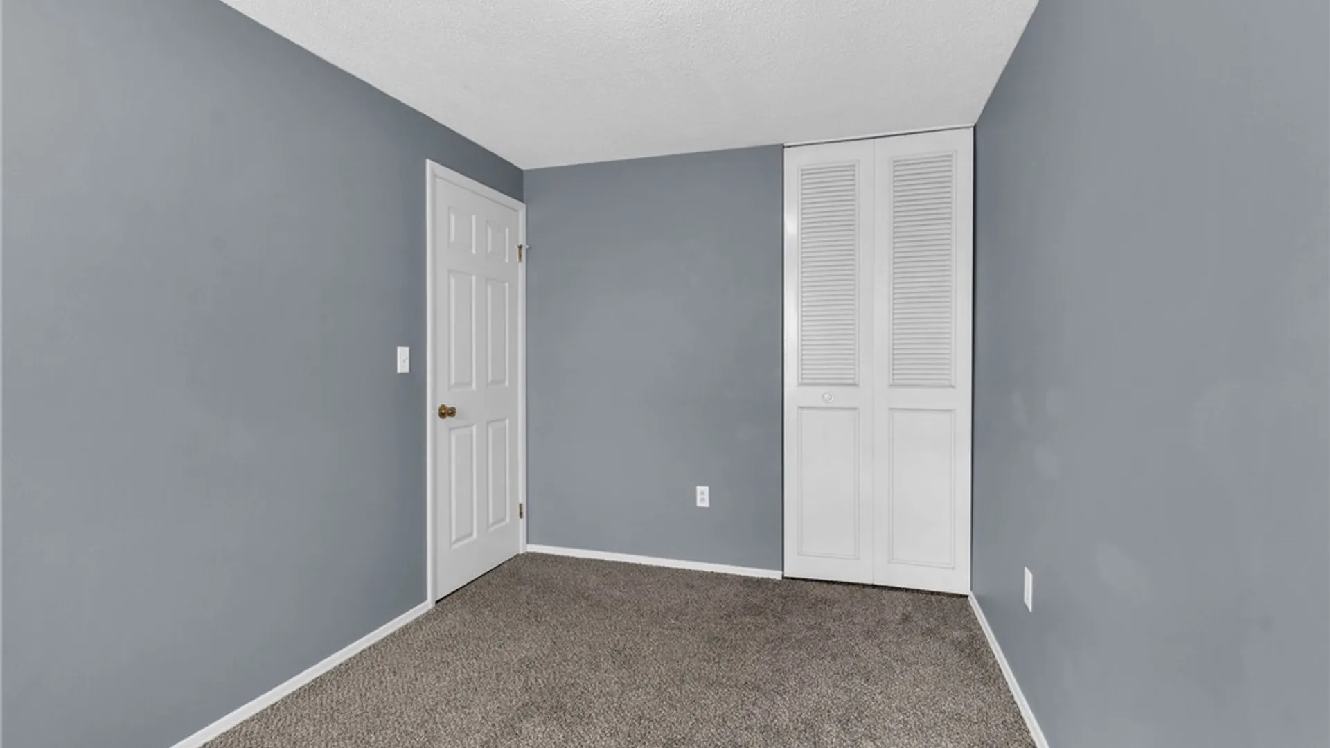 Property at 16 Rouen Drive, Cheektowaga, NY 14227 26