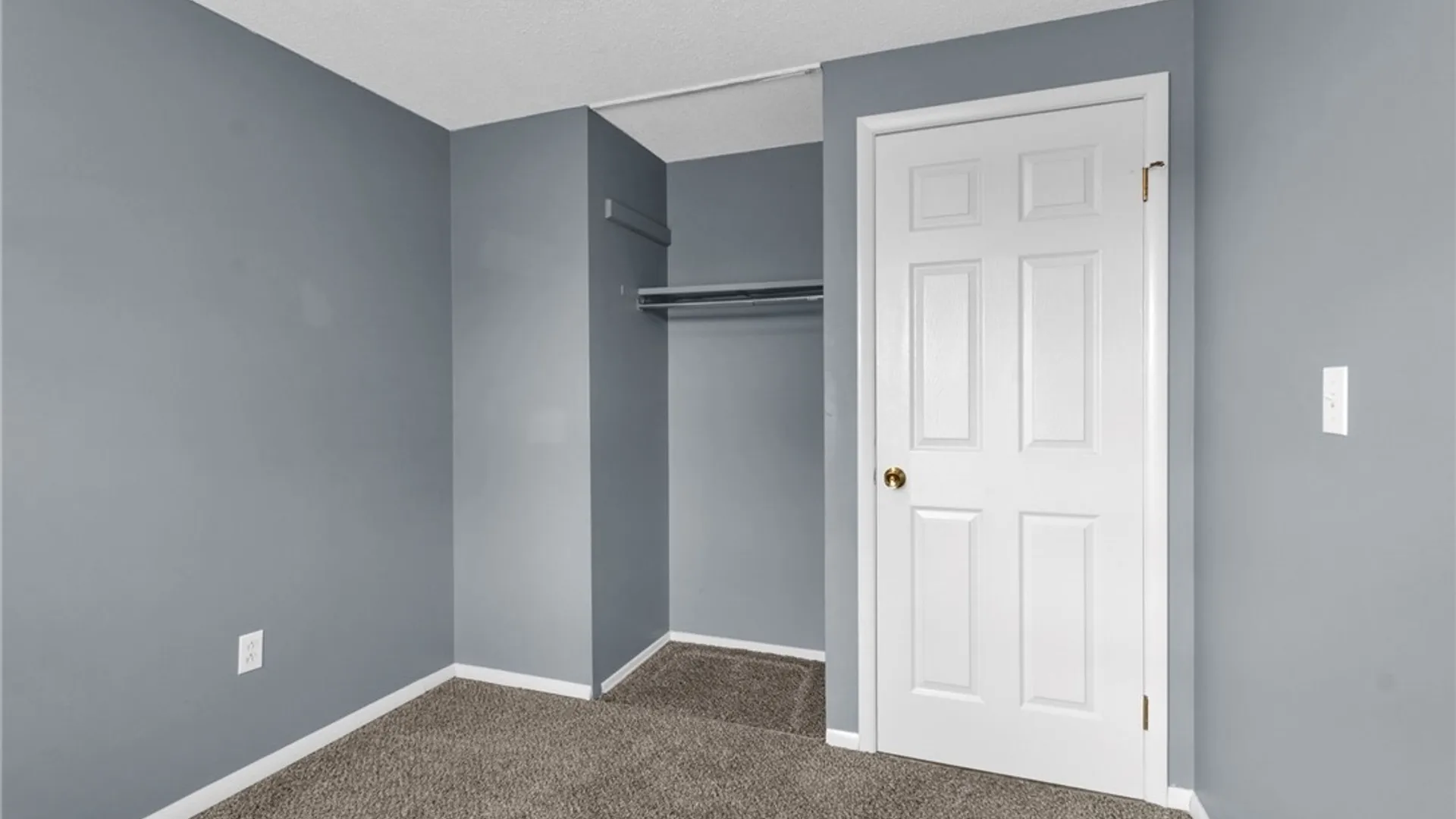 Property at 16 Rouen Drive, Cheektowaga, NY 14227 28