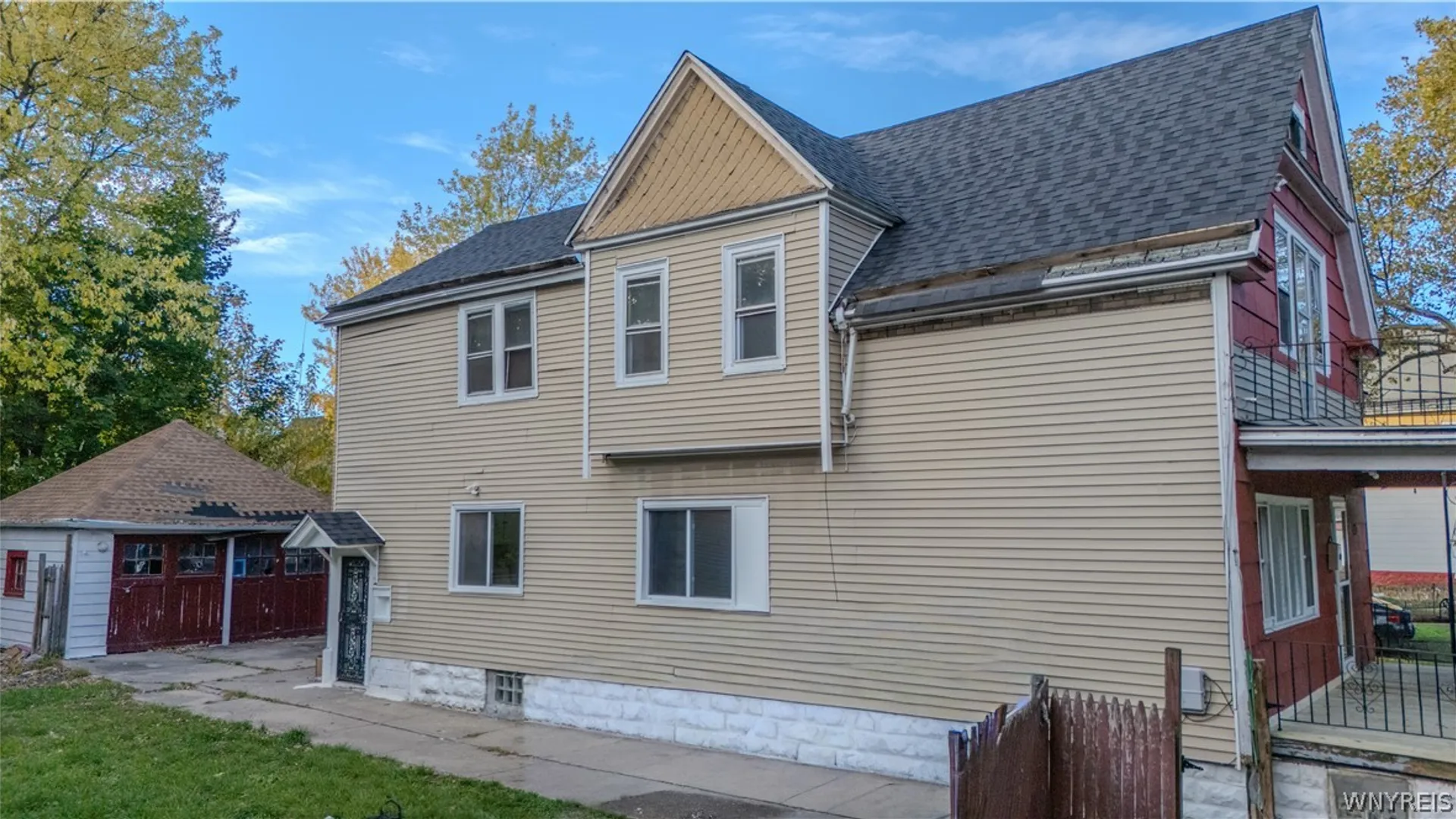 Property at 112 Goembel Avenue, Buffalo, NY 14211 3