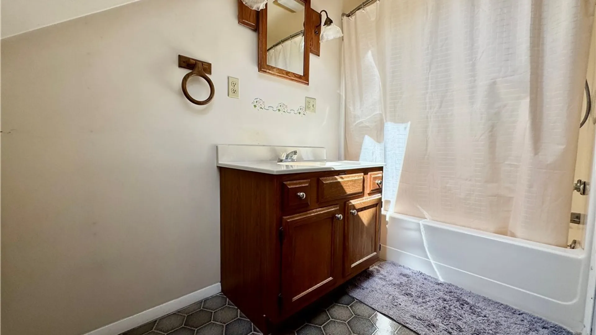 Property at 87 Clinton Street, New Hartford, NY 13417 27