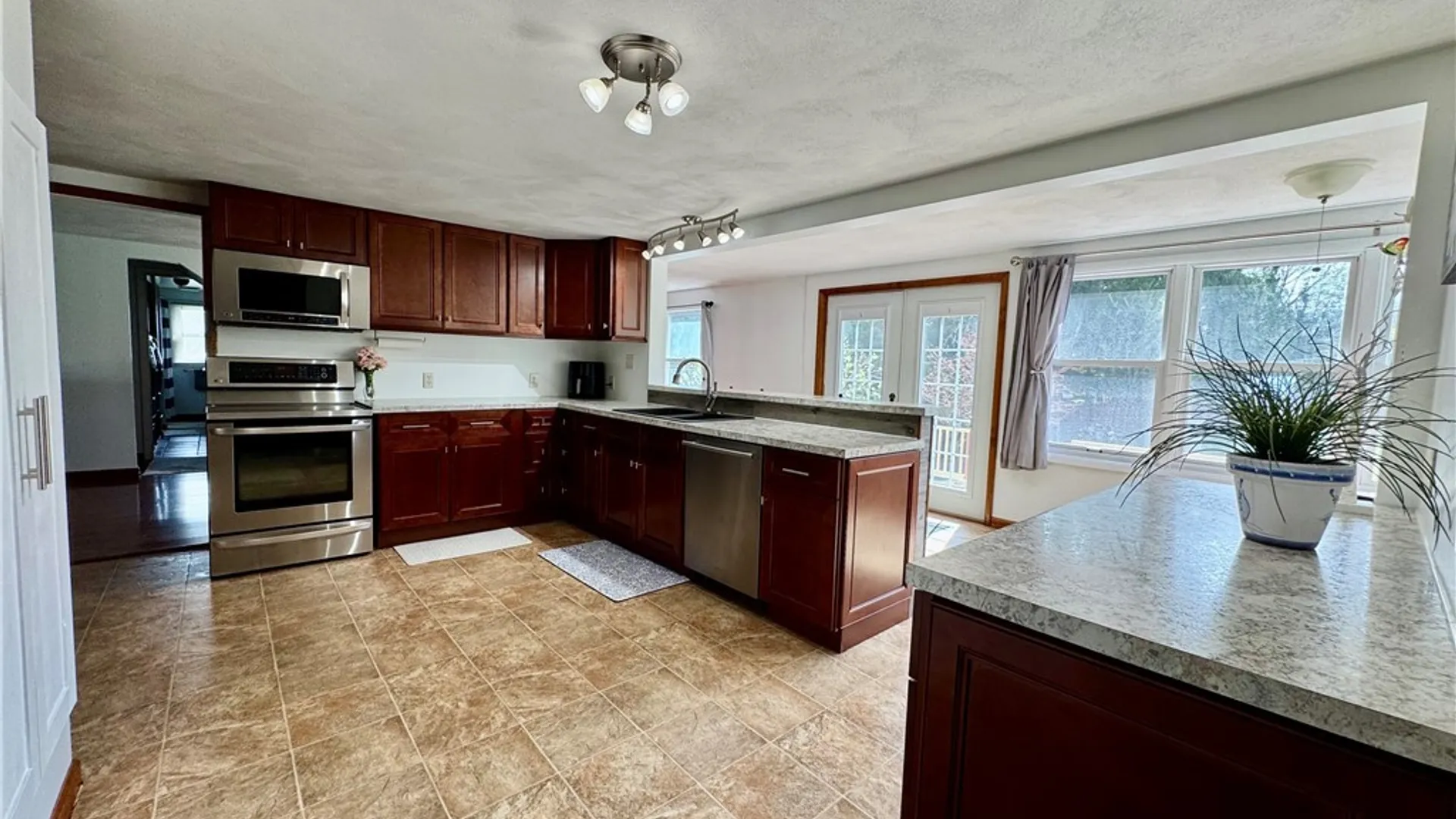 Property at 87 Clinton Street, New Hartford, NY 13417 6