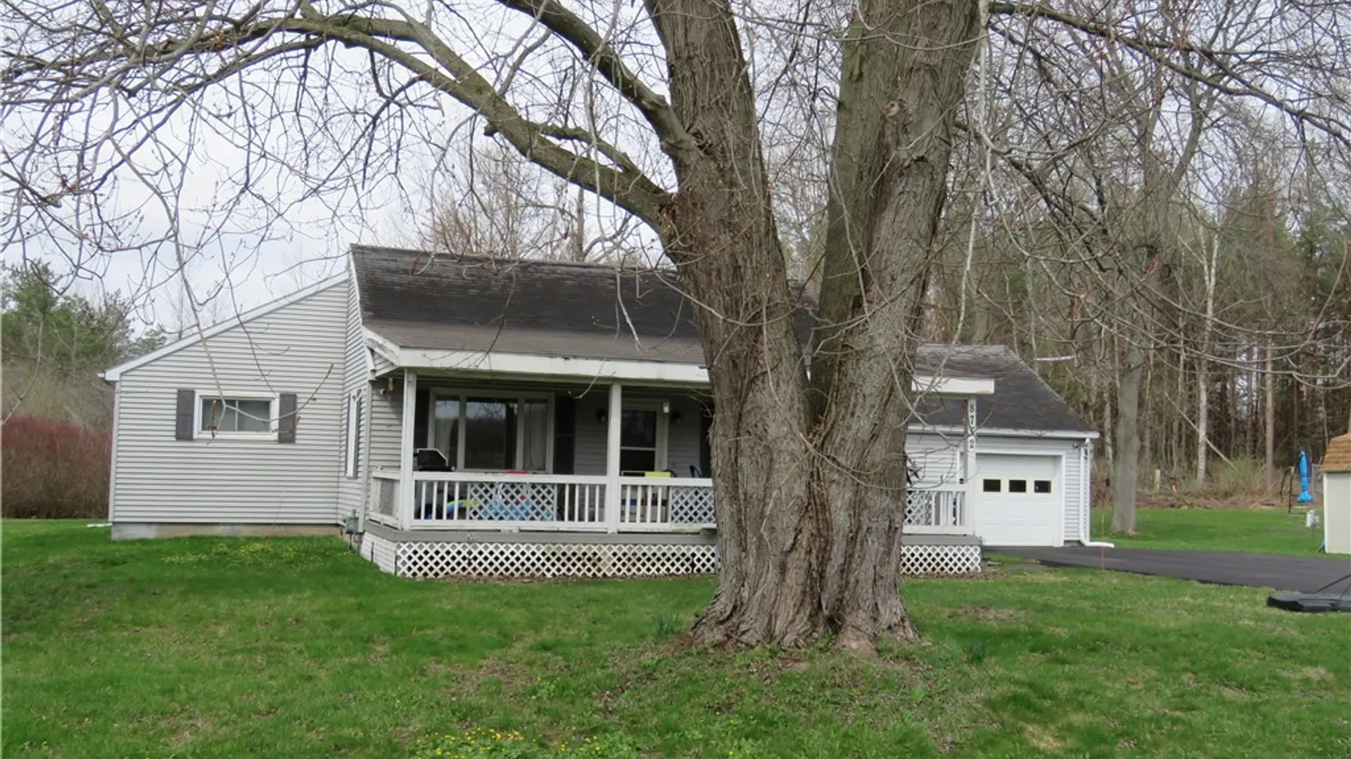 Property at 8752 Donahue Road, Batavia, NY 14020 4