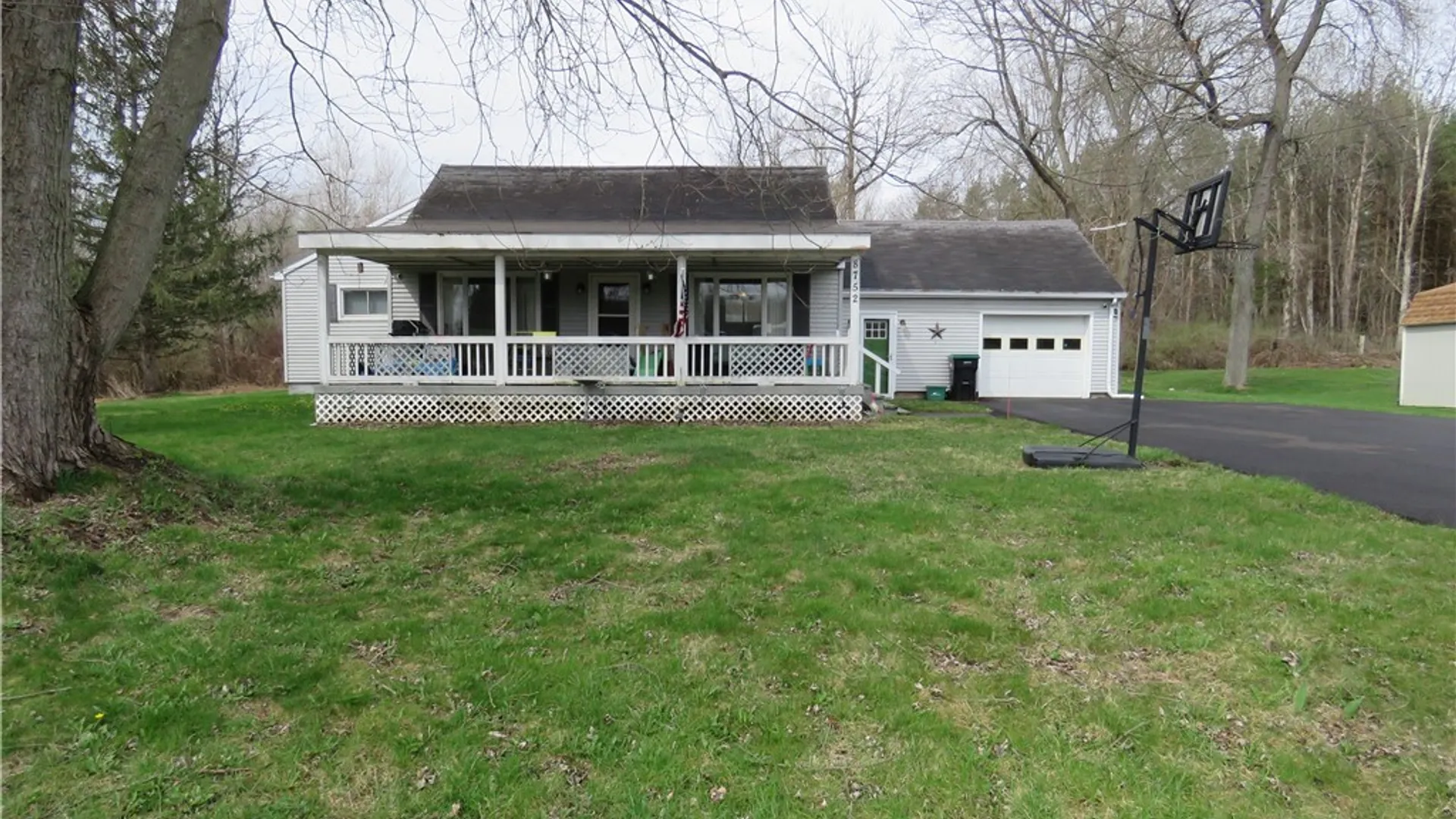 Property at 8752 Donahue Road, Batavia, NY 14020 5
