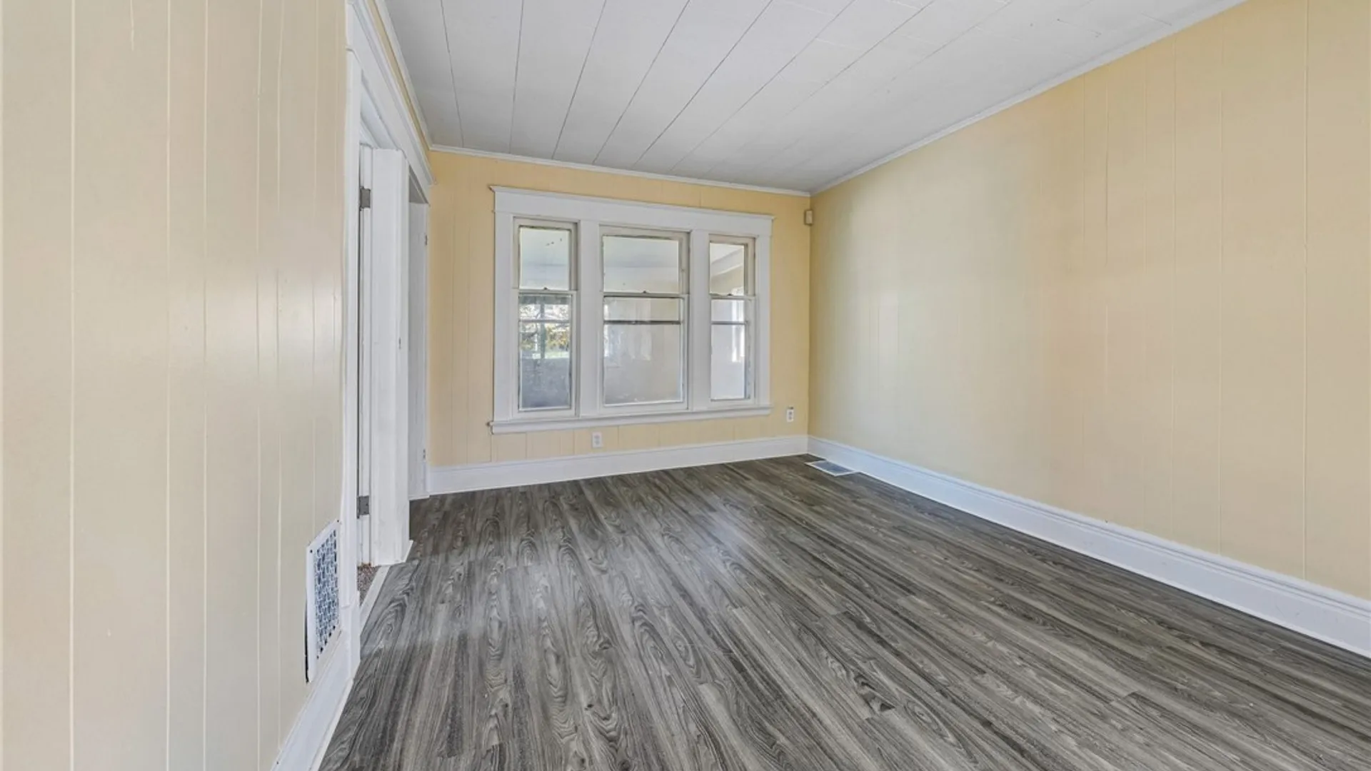 Property at 203 Hutchinson Avenue, Buffalo, NY 14215 17